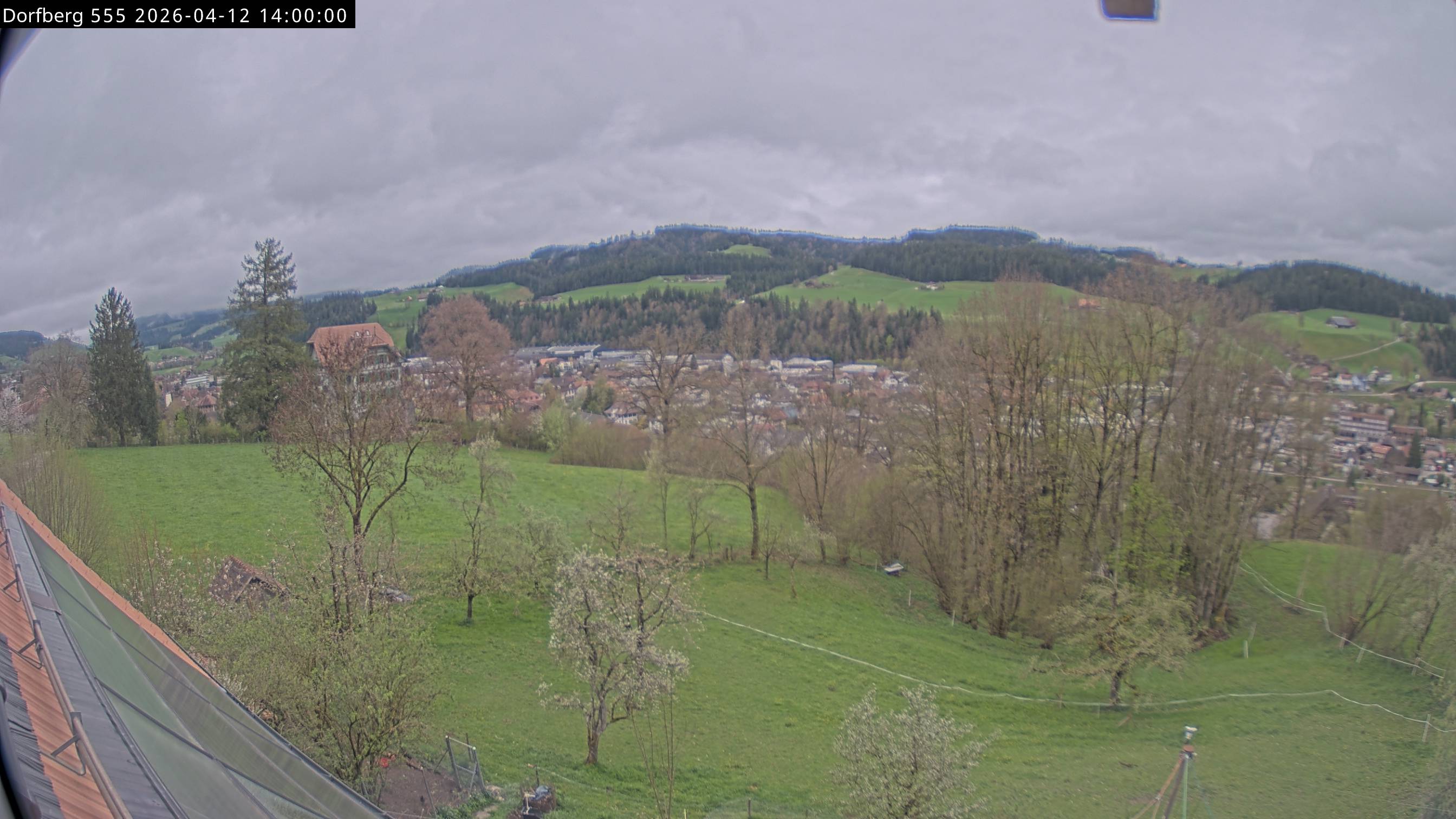 Webcam-Bild: Aussicht vom Dorfberg in Langnau 20260412-140000