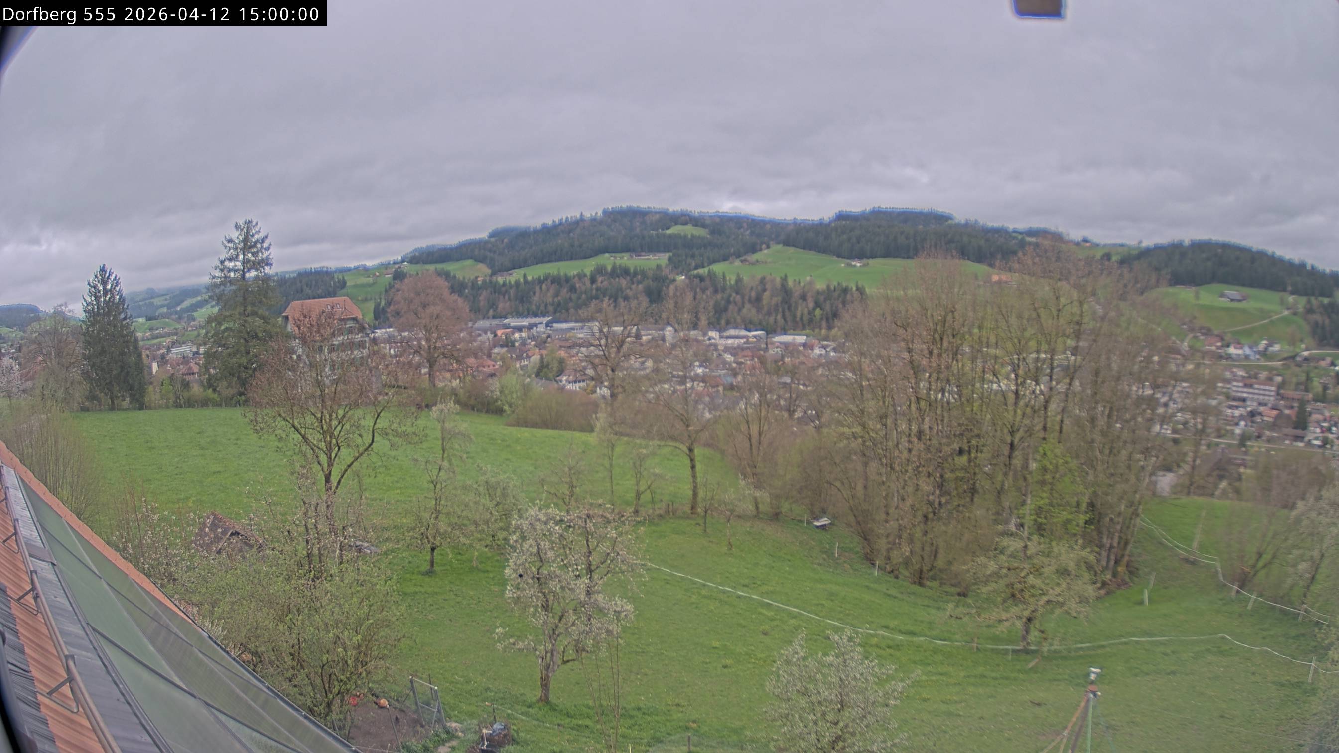 Webcam-Bild: Aussicht vom Dorfberg in Langnau 20260412-150000
