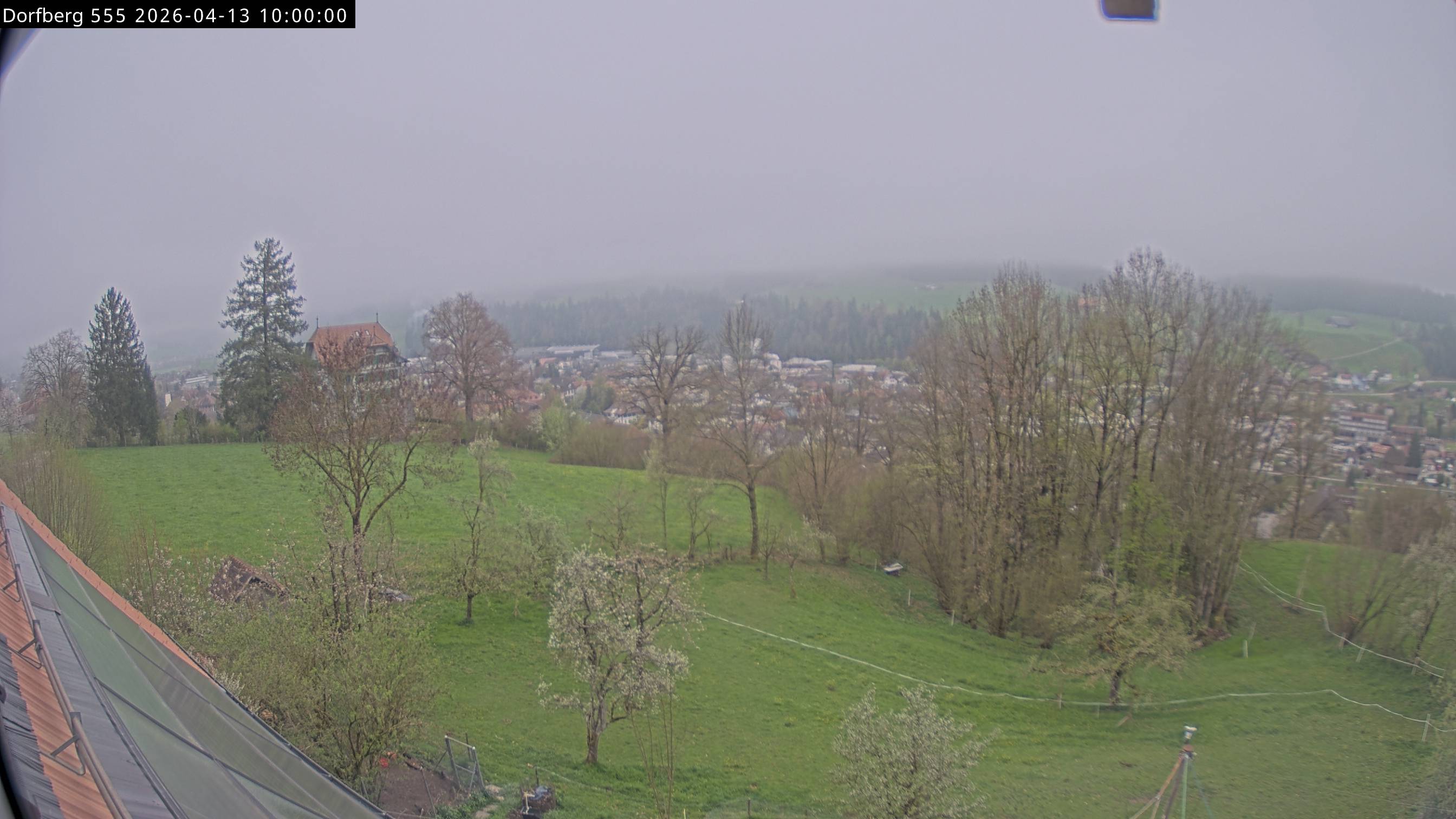 Webcam-Bild: Aussicht vom Dorfberg in Langnau 20260413-100000