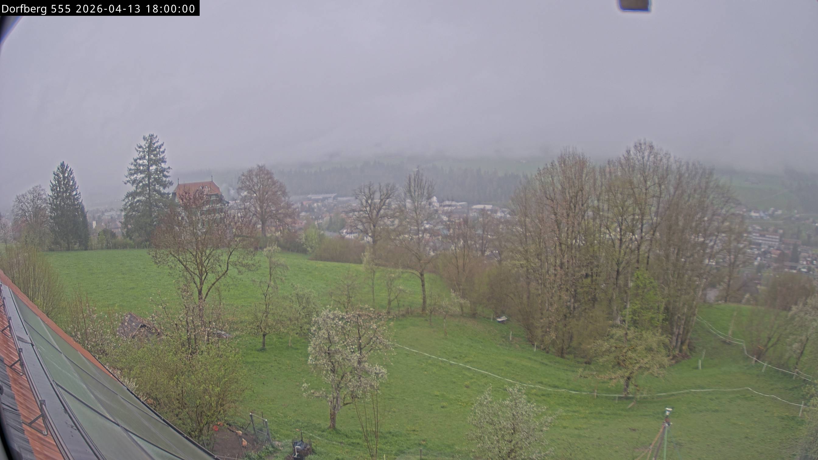 Webcam-Bild: Aussicht vom Dorfberg in Langnau 20260413-180000