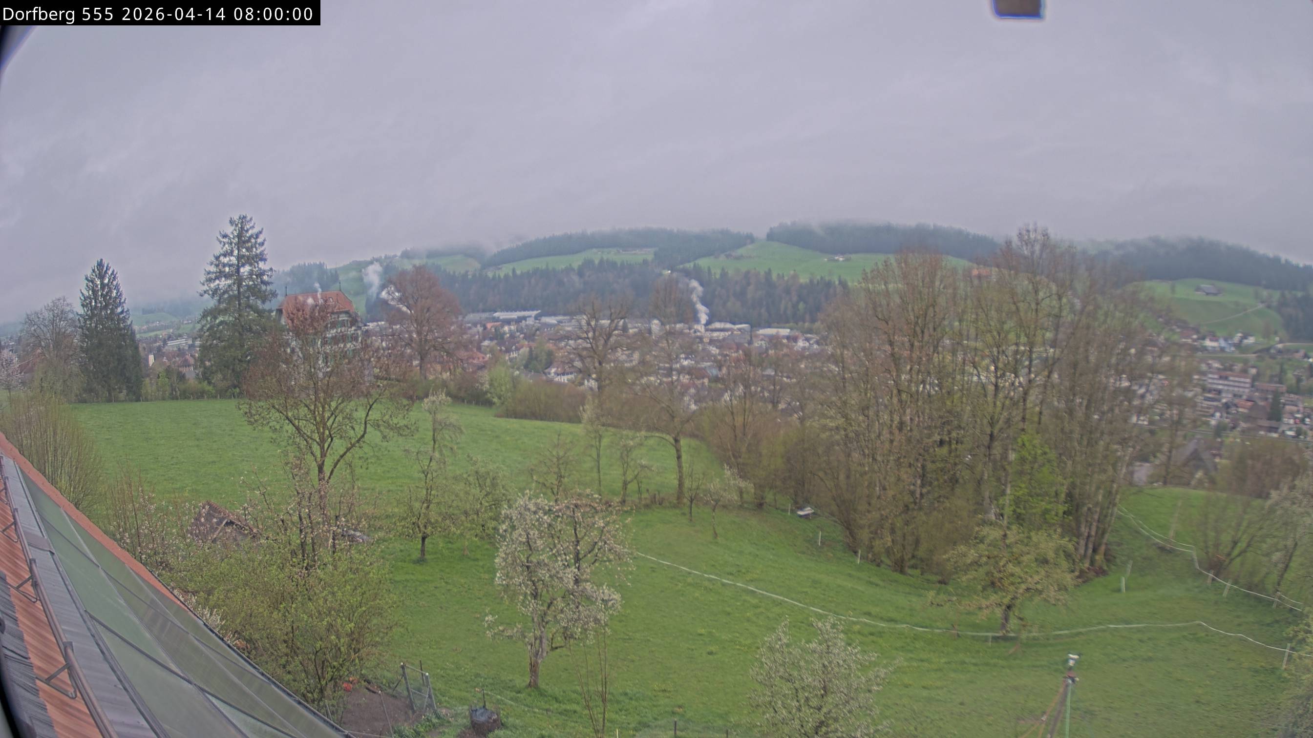 Webcam-Bild: Aussicht vom Dorfberg in Langnau 20260414-080000