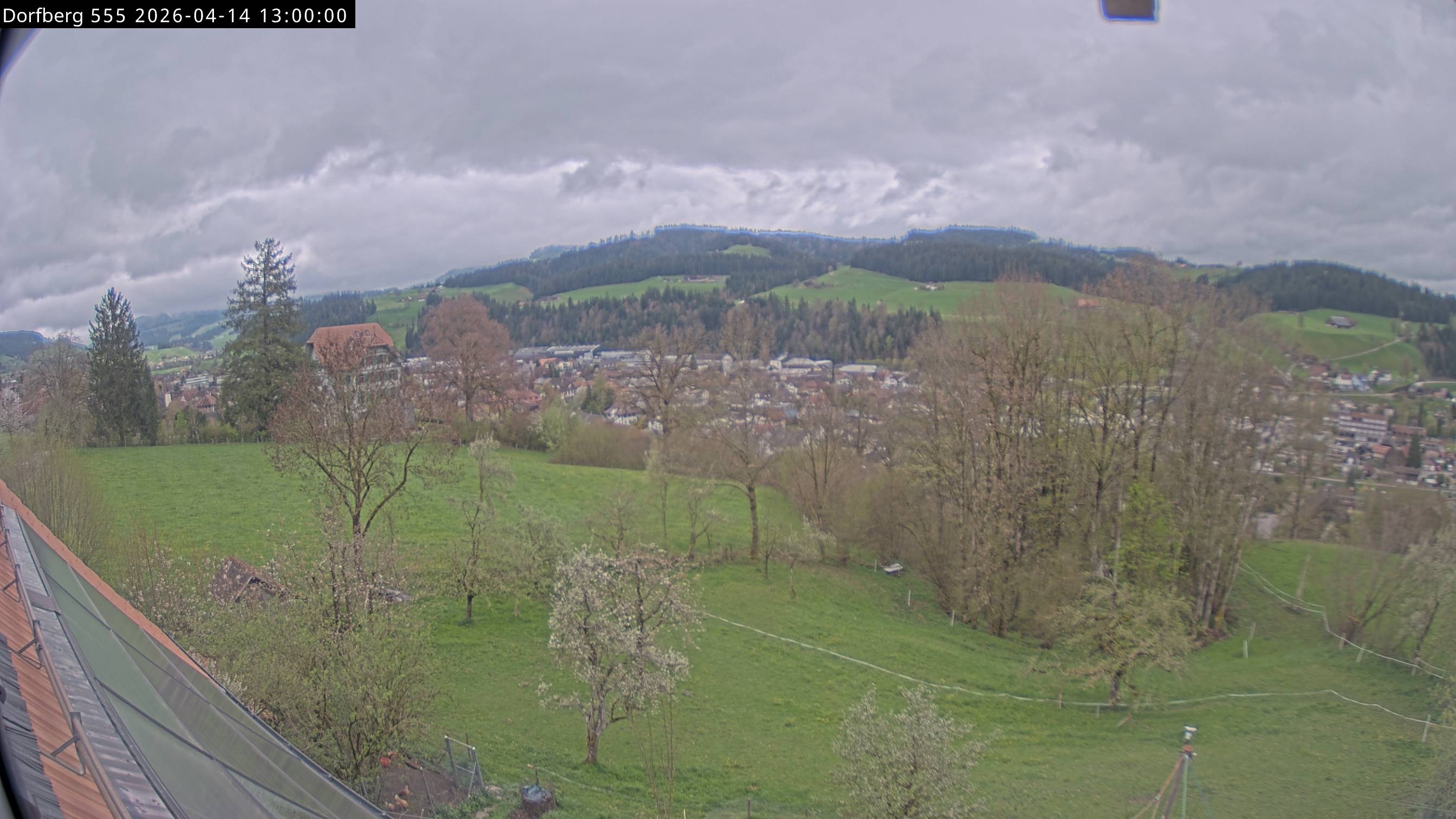 Webcam-Bild: Aussicht vom Dorfberg in Langnau 20260414-130000