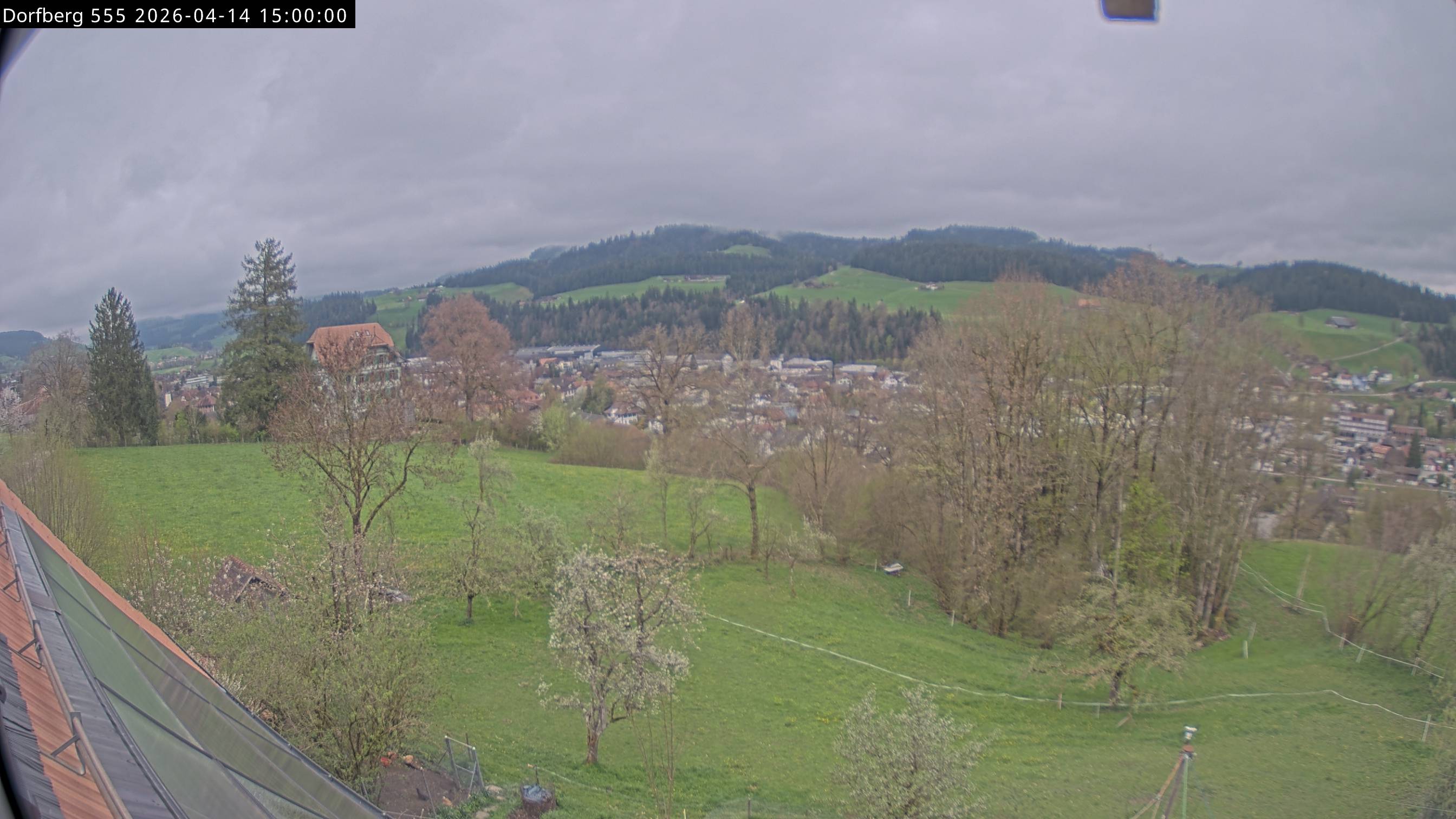 Webcam-Bild: Aussicht vom Dorfberg in Langnau 20260414-150000
