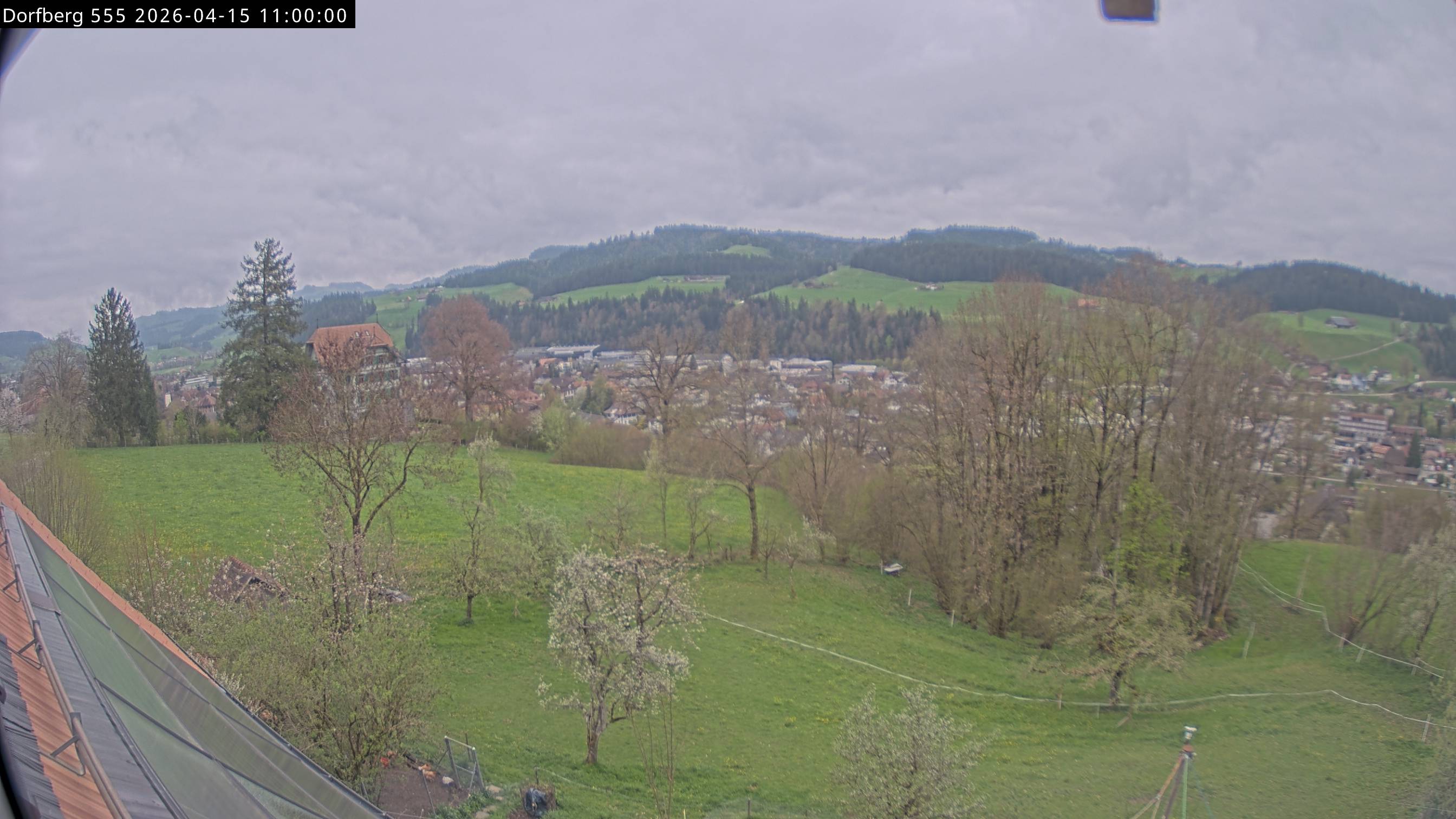 Webcam-Bild: Aussicht vom Dorfberg in Langnau 20260415-110000