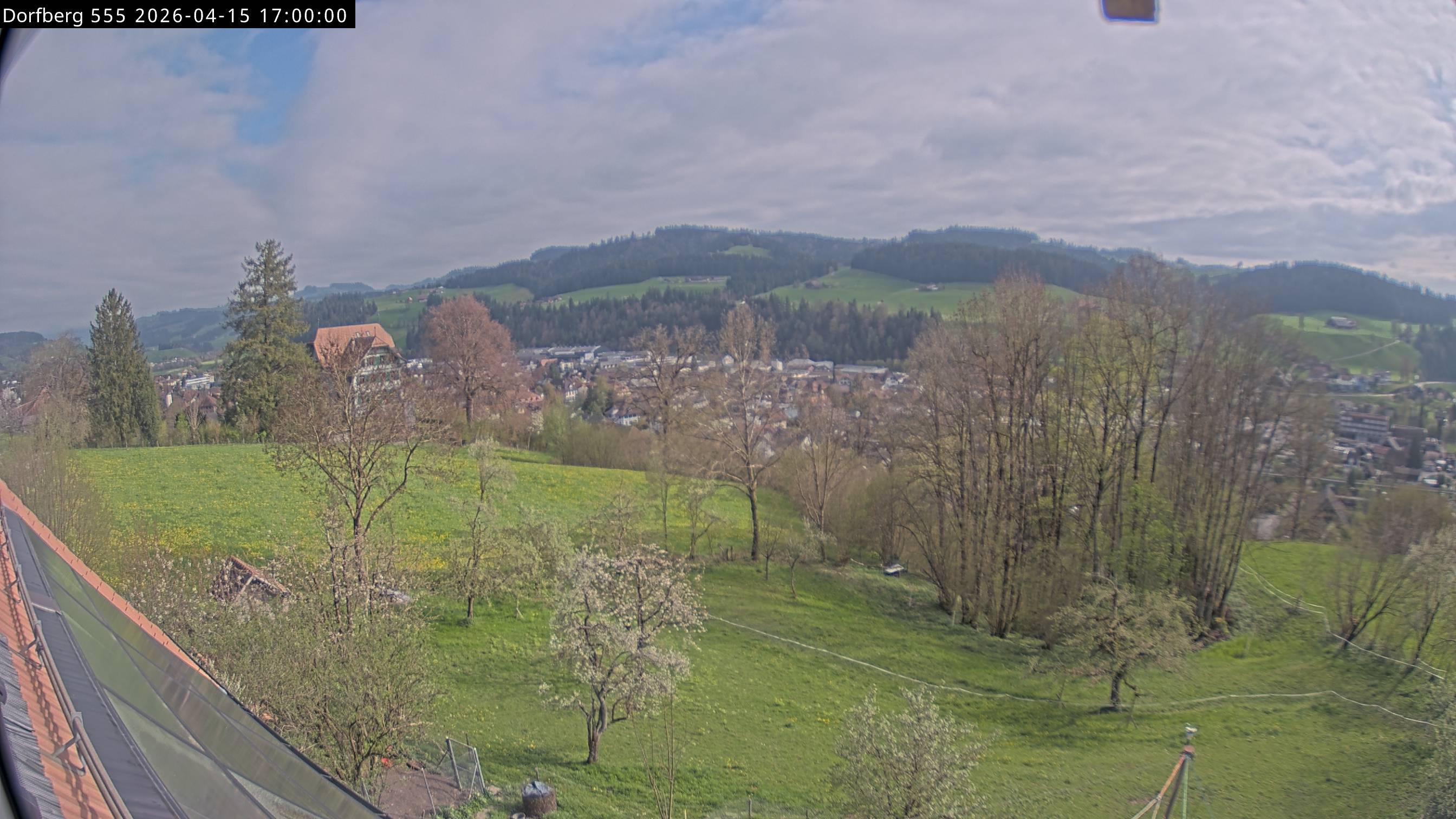 Webcam-Bild: Aussicht vom Dorfberg in Langnau 20260415-170000