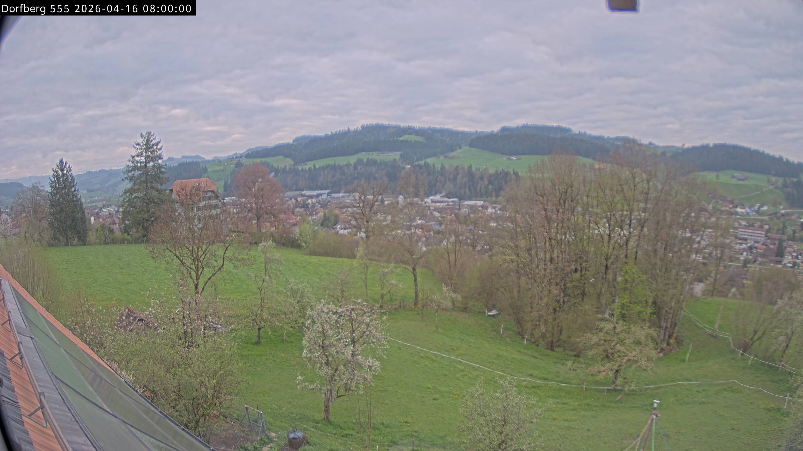 Webcam-Bild: Aussicht vom Dorfberg in Langnau 20260416-080000