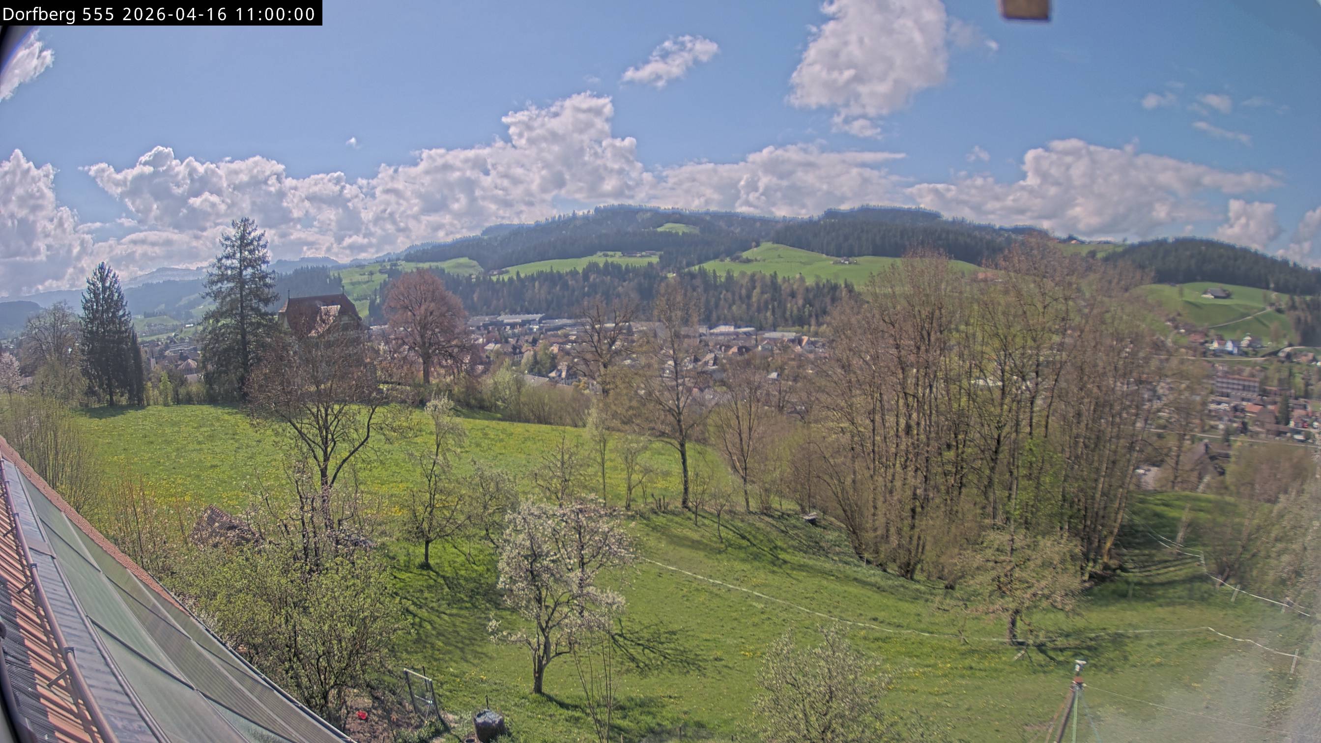 Webcam-Bild: Aussicht vom Dorfberg in Langnau 20260416-110000