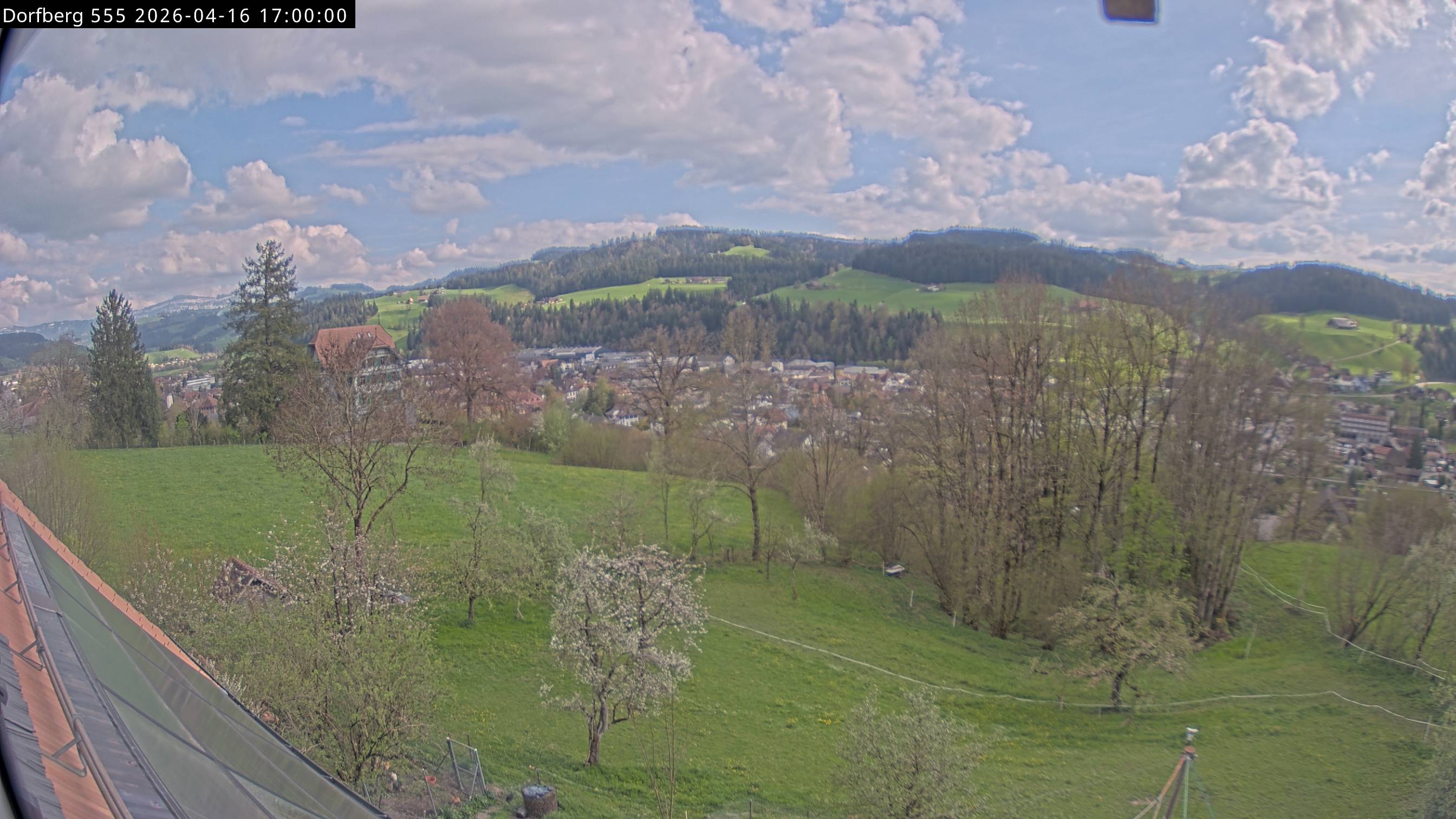Webcam-Bild: Aussicht vom Dorfberg in Langnau 20260416-170000