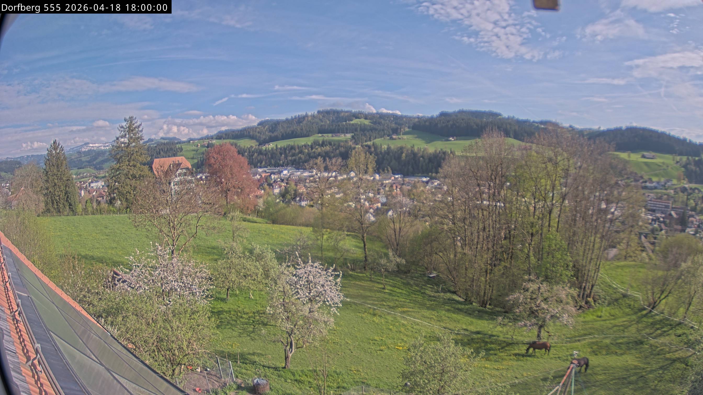 Webcam-Bild: Aussicht vom Dorfberg in Langnau 20260418-180000