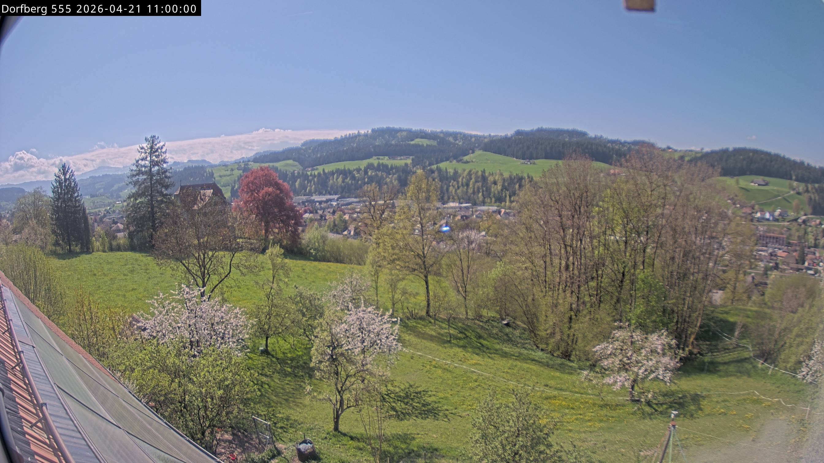 Webcam-Bild: Aussicht vom Dorfberg in Langnau 20260421-110000