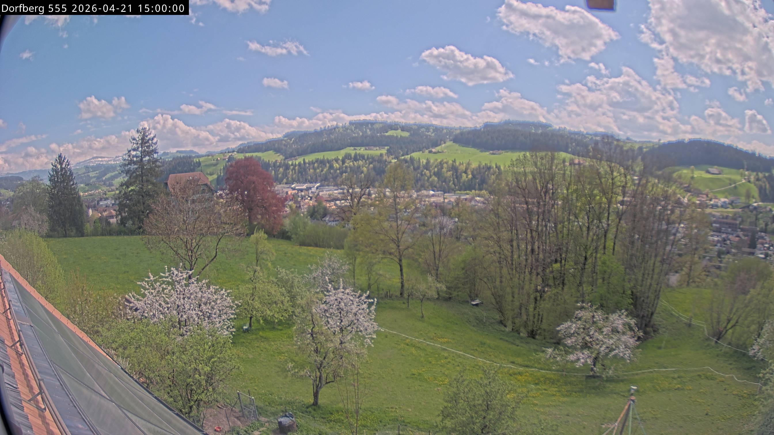 Webcam-Bild: Aussicht vom Dorfberg in Langnau 20260421-150000