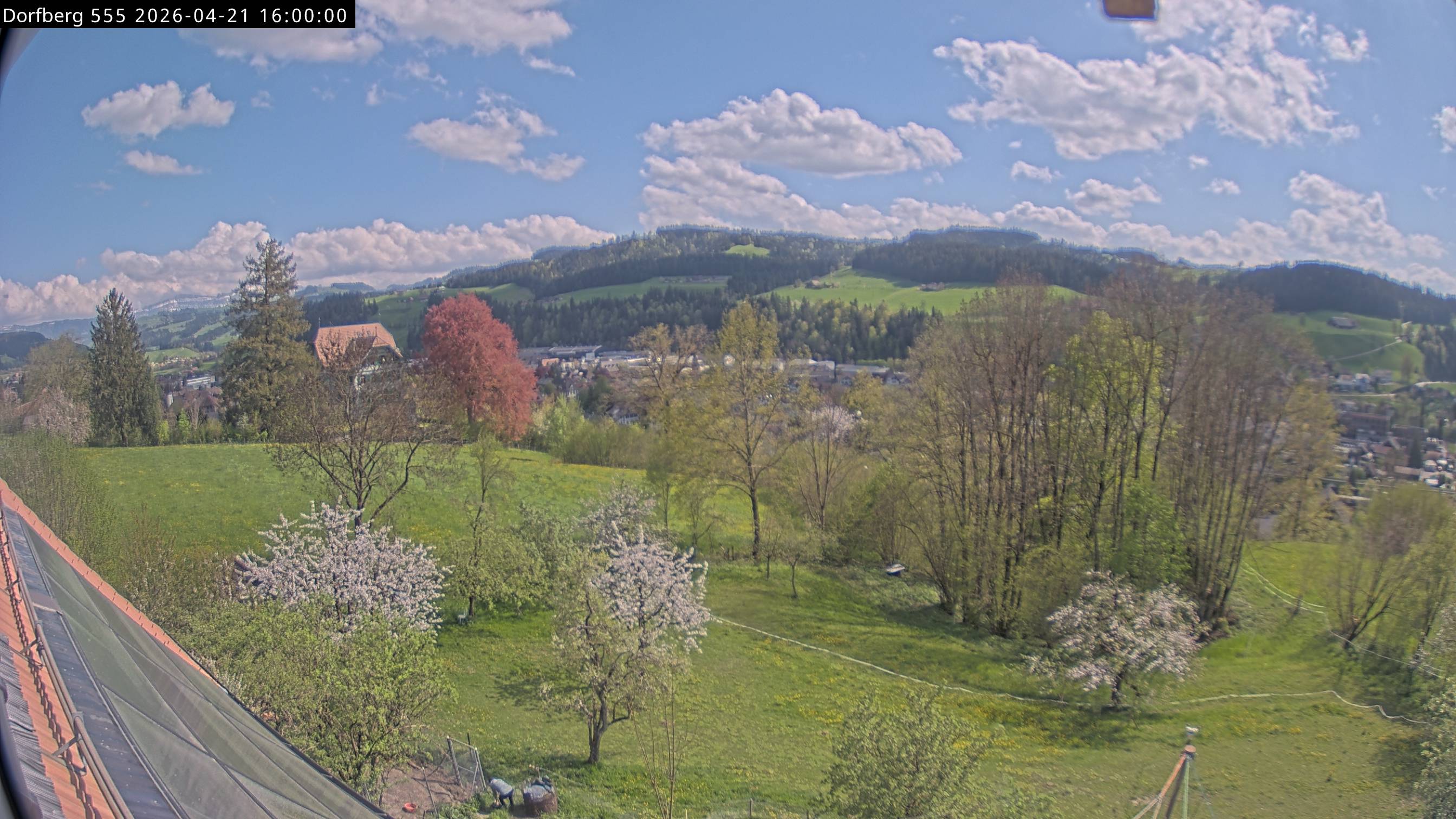 Webcam-Bild: Aussicht vom Dorfberg in Langnau 20260421-160000