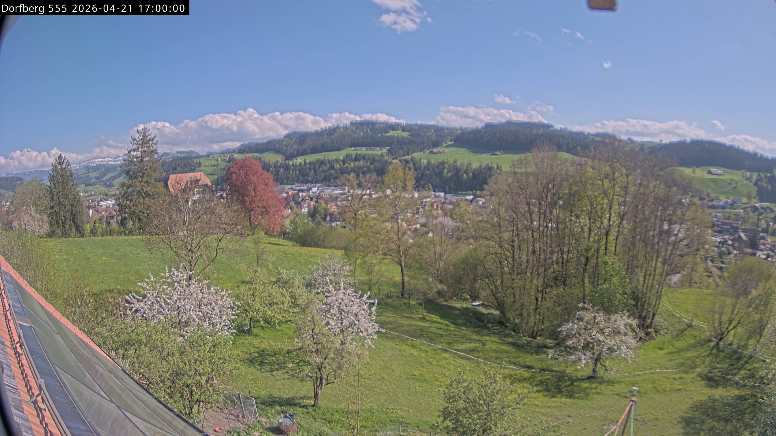 Webcam-Bild: Aussicht vom Dorfberg in Langnau 20260421-170000