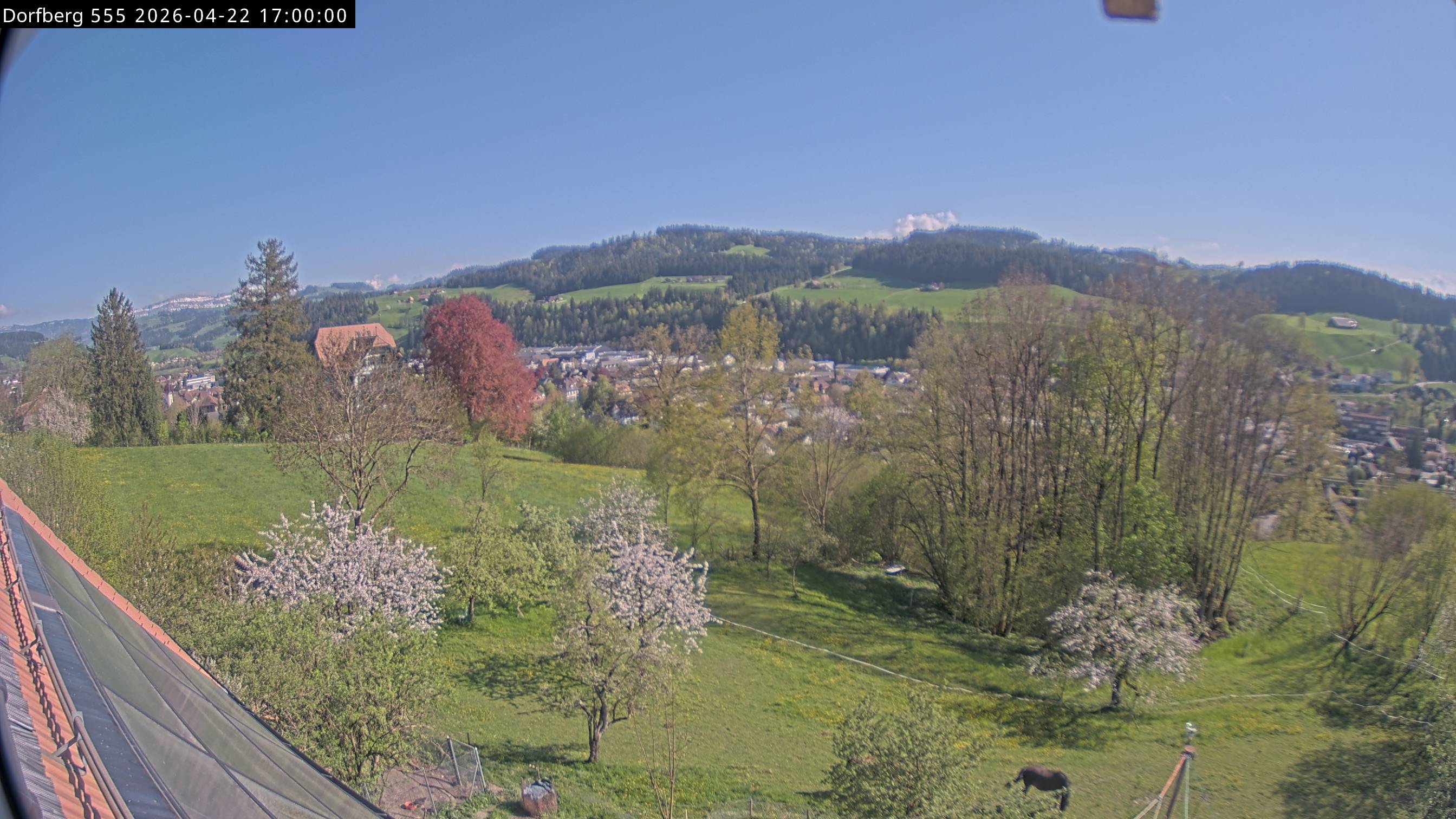 Webcam-Bild: Aussicht vom Dorfberg in Langnau 20260422-170000