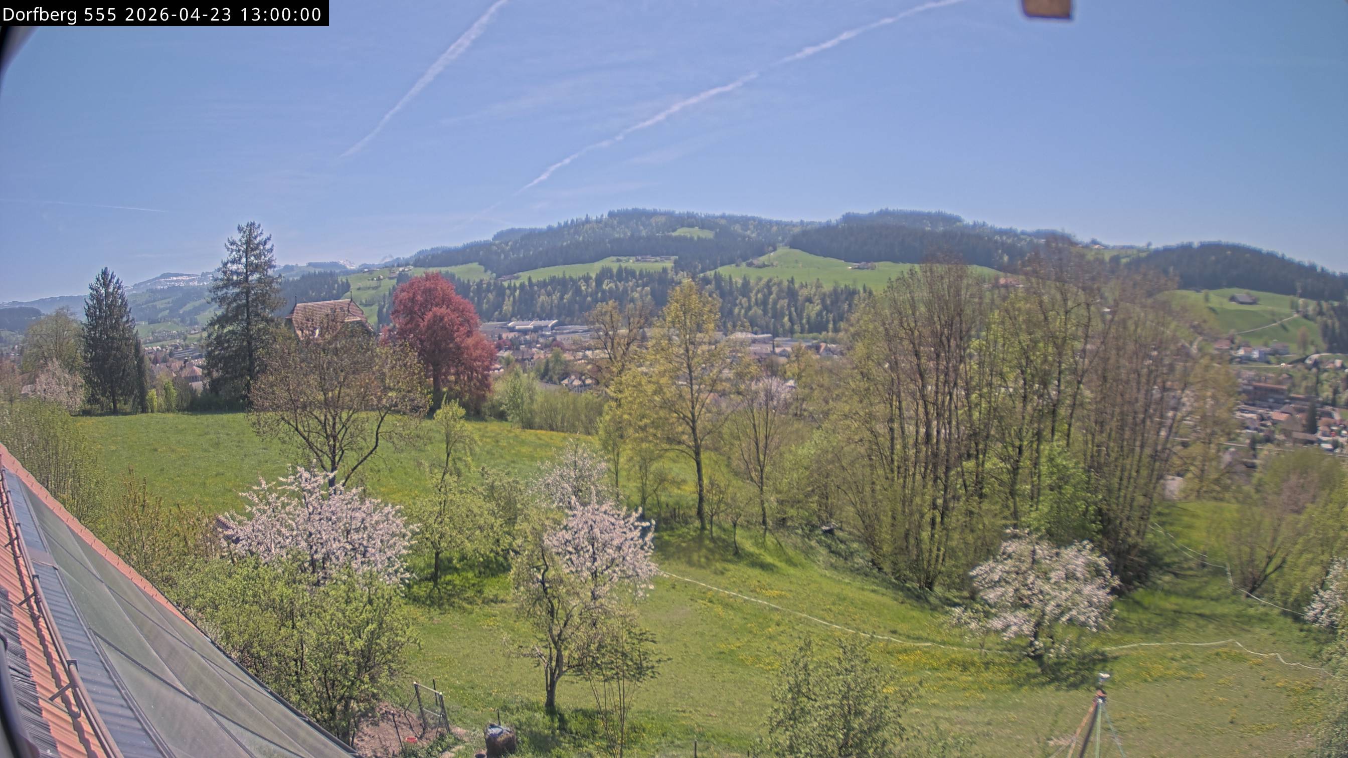 Webcam-Bild: Aussicht vom Dorfberg in Langnau 20260423-130000
