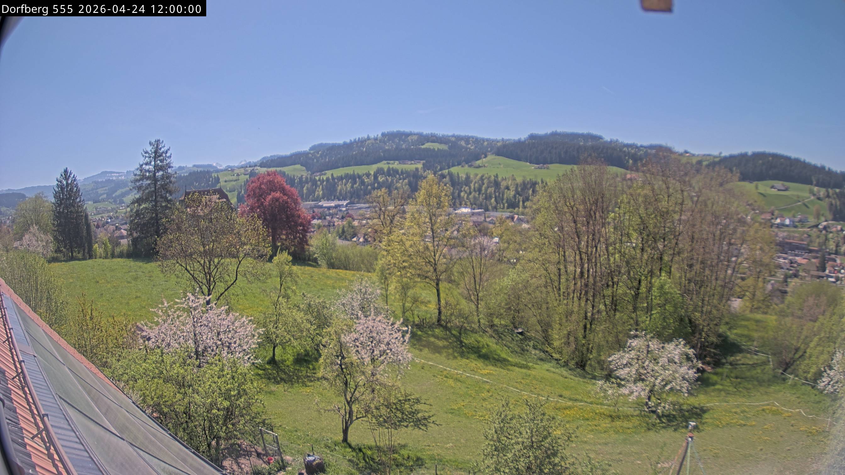 Webcam-Bild: Aussicht vom Dorfberg in Langnau 20260424-120000