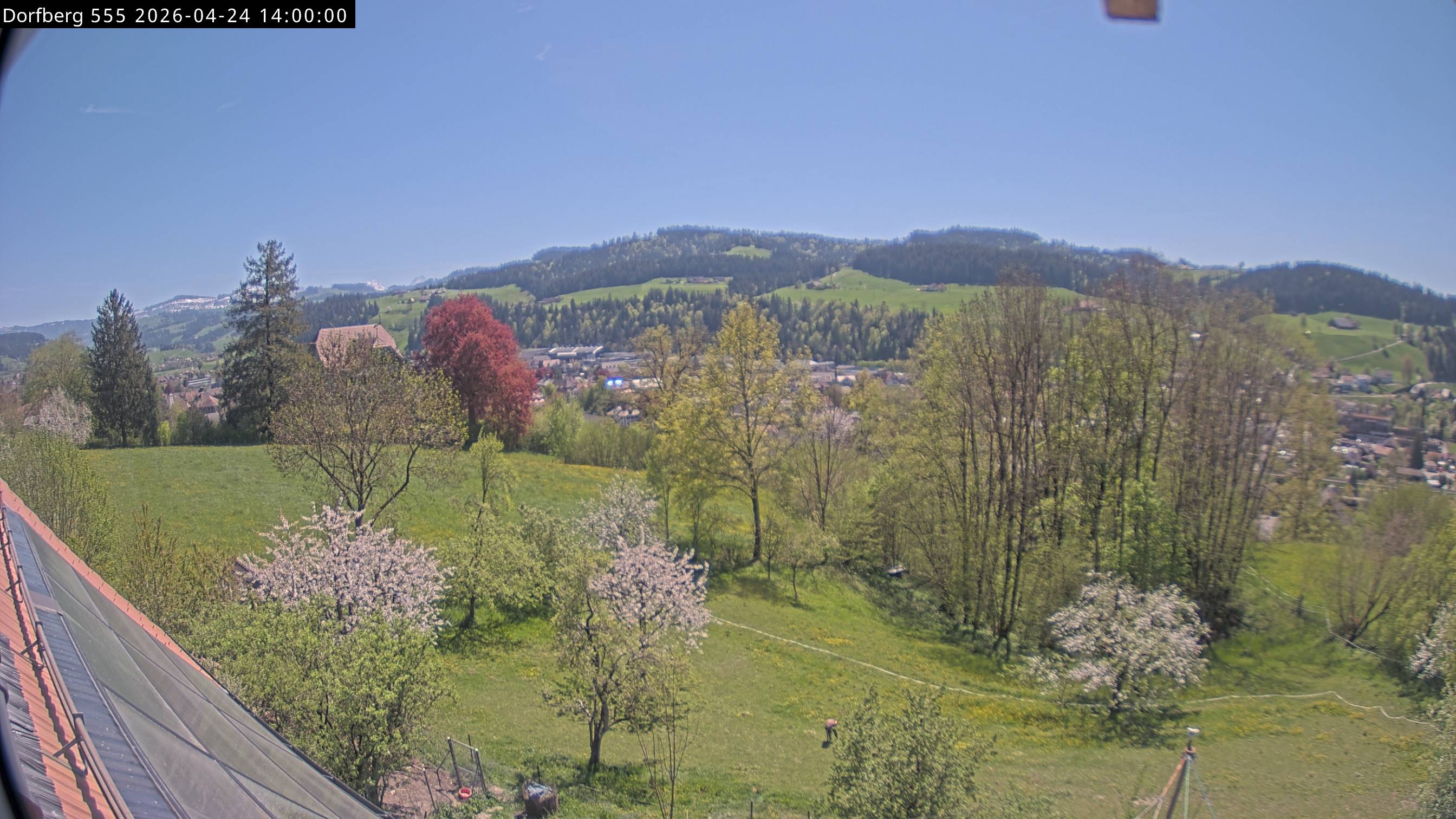 Webcam-Bild: Aussicht vom Dorfberg in Langnau 20260424-140000