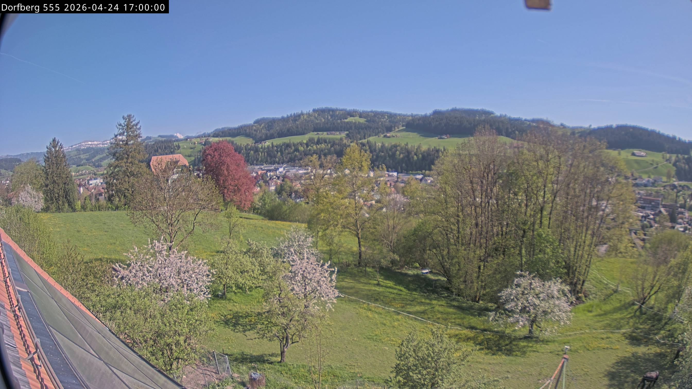 Webcam-Bild: Aussicht vom Dorfberg in Langnau 20260424-170000