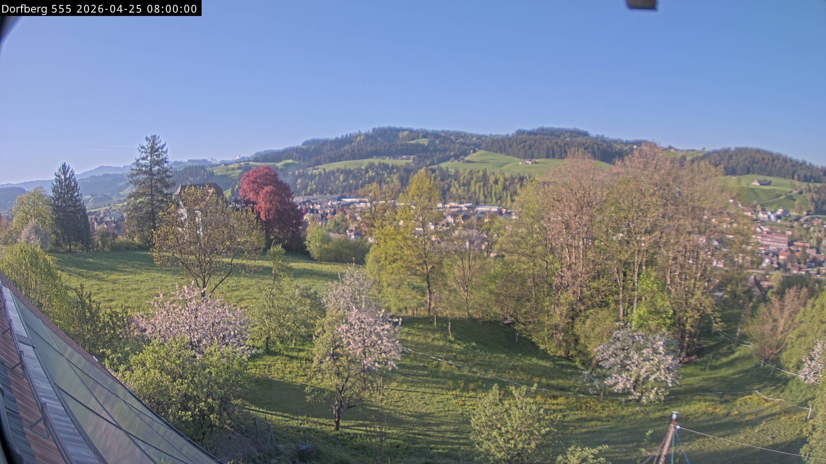 Webcam-Bild: Aussicht vom Dorfberg in Langnau 20260425-080000