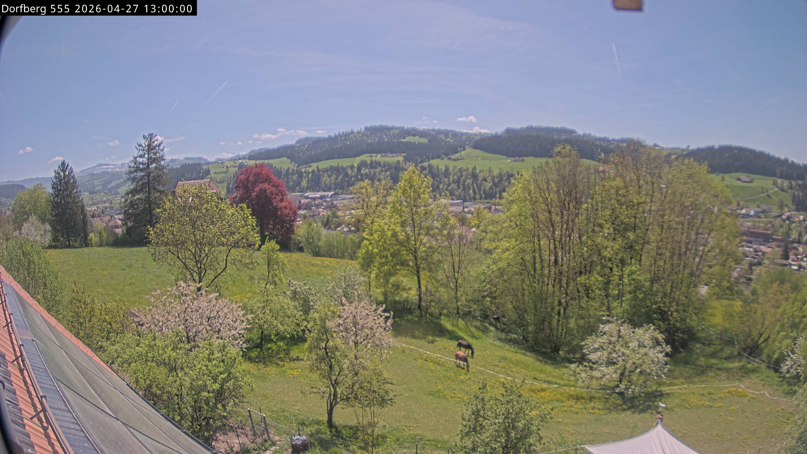 Webcam-Bild: Aussicht vom Dorfberg in Langnau 20260427-130000