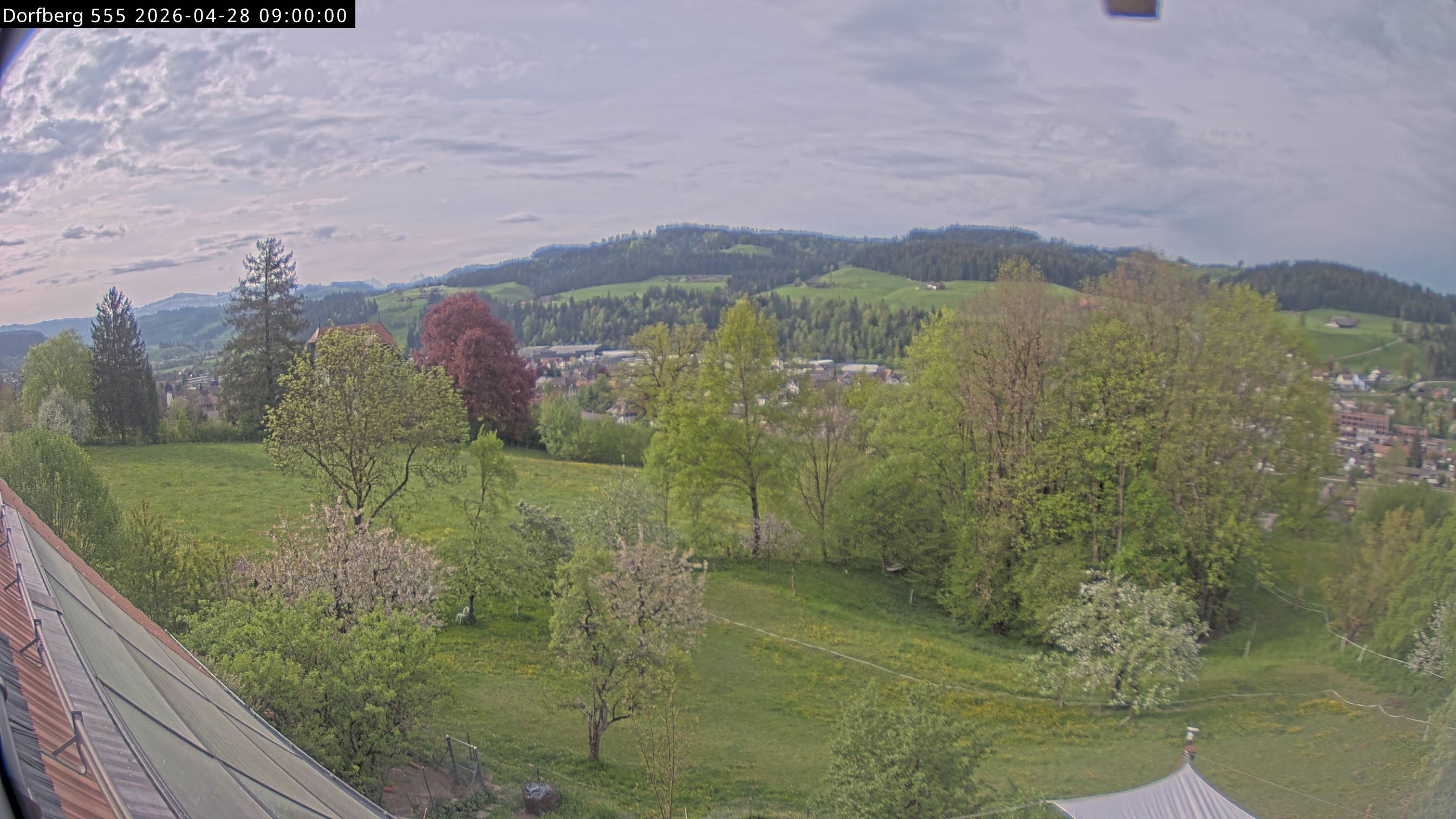 Webcam-Bild: Aussicht vom Dorfberg in Langnau 20260428-090000