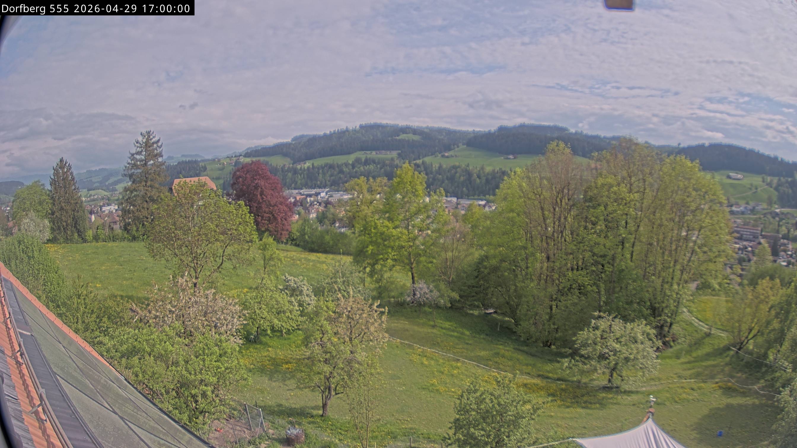 Webcam-Bild: Aussicht vom Dorfberg in Langnau 20260429-170000