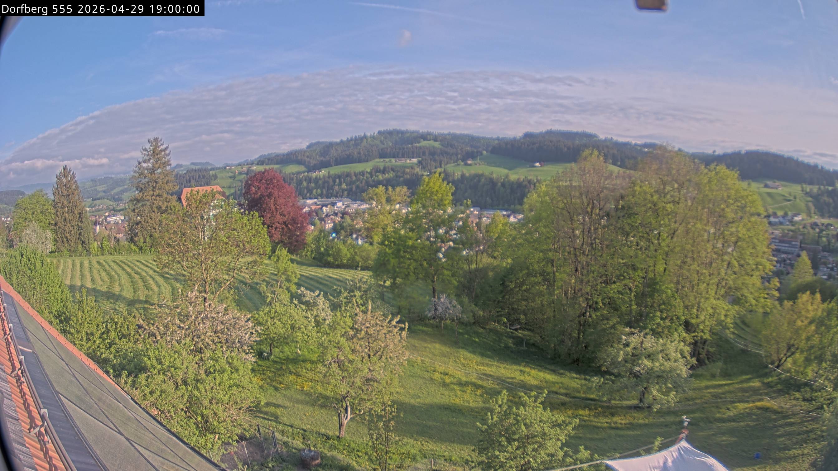 Webcam-Bild: Aussicht vom Dorfberg in Langnau 20260429-190000