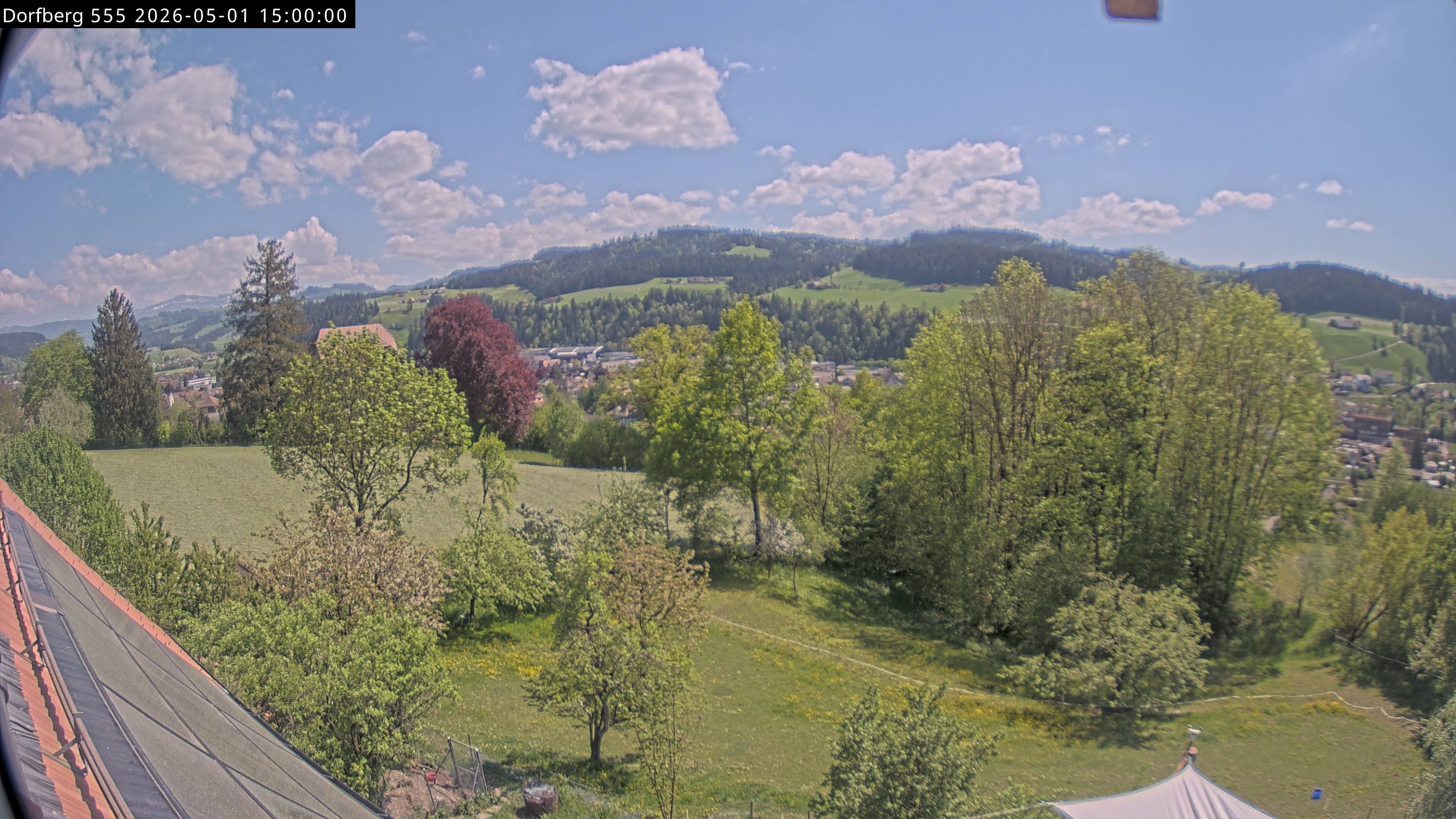 Webcam-Bild: Aussicht vom Dorfberg in Langnau 20260501-150000
