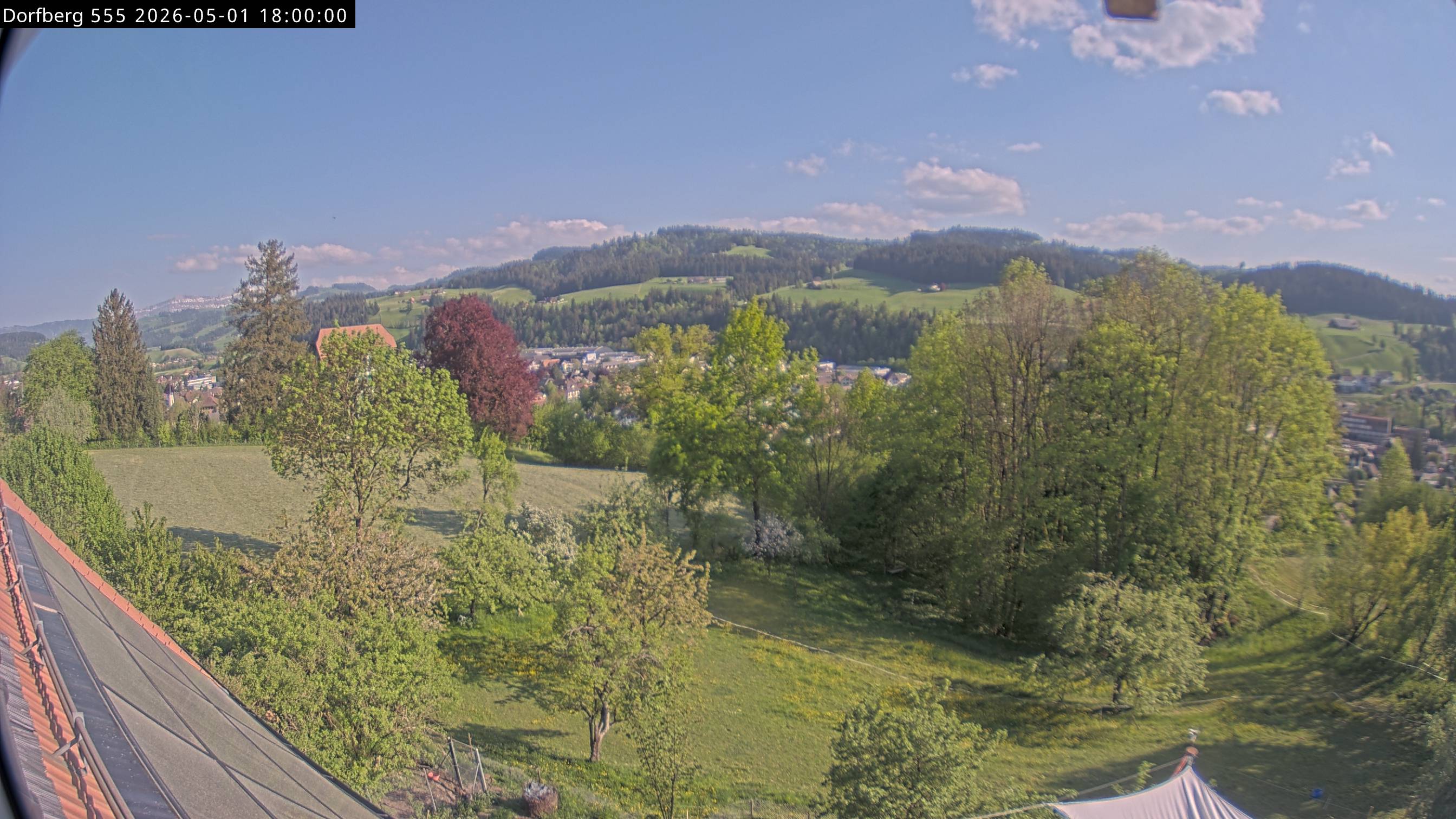 Webcam-Bild: Aussicht vom Dorfberg in Langnau 20260501-180000