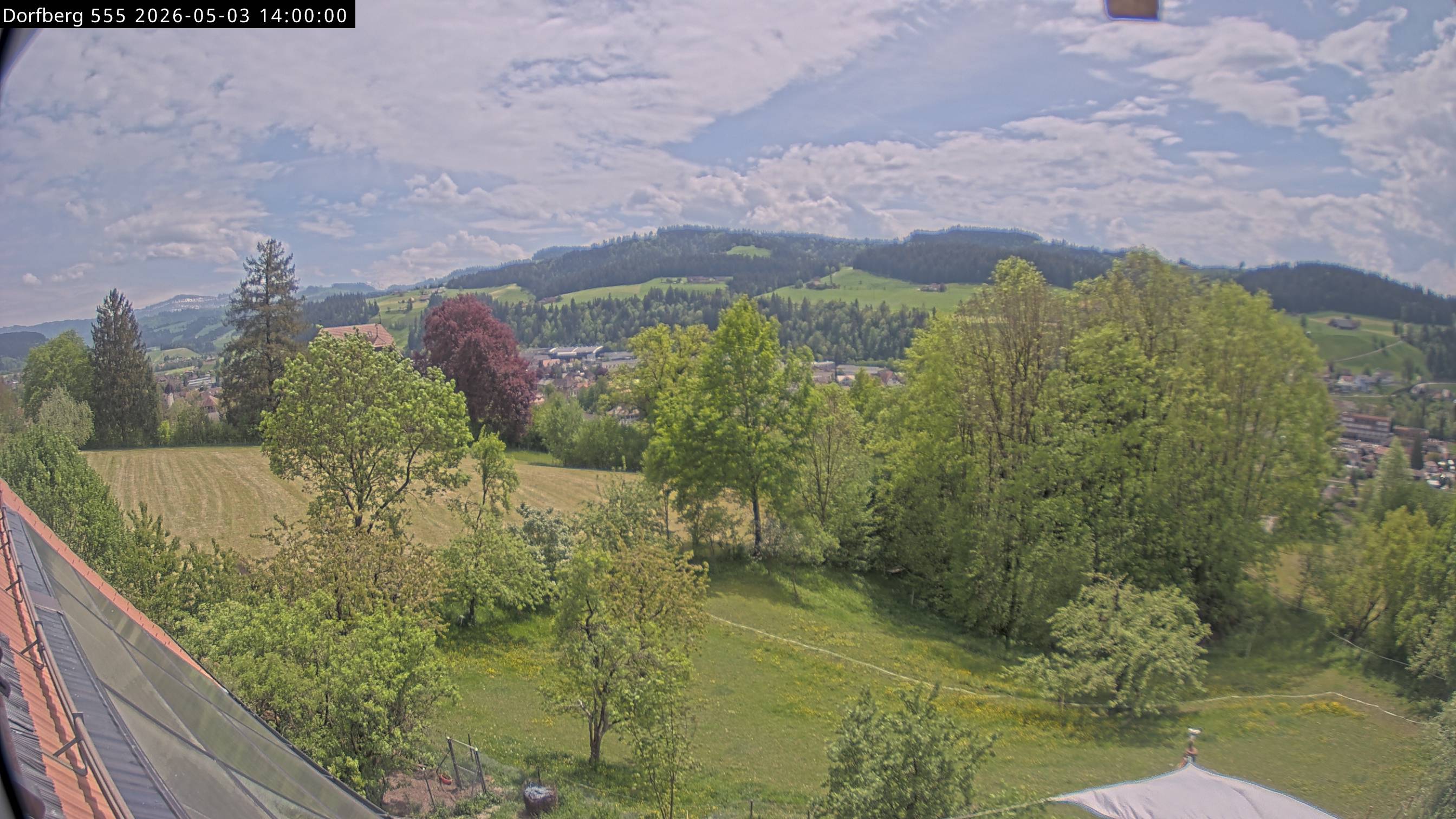 Webcam-Bild: Aussicht vom Dorfberg in Langnau 20260503-140000
