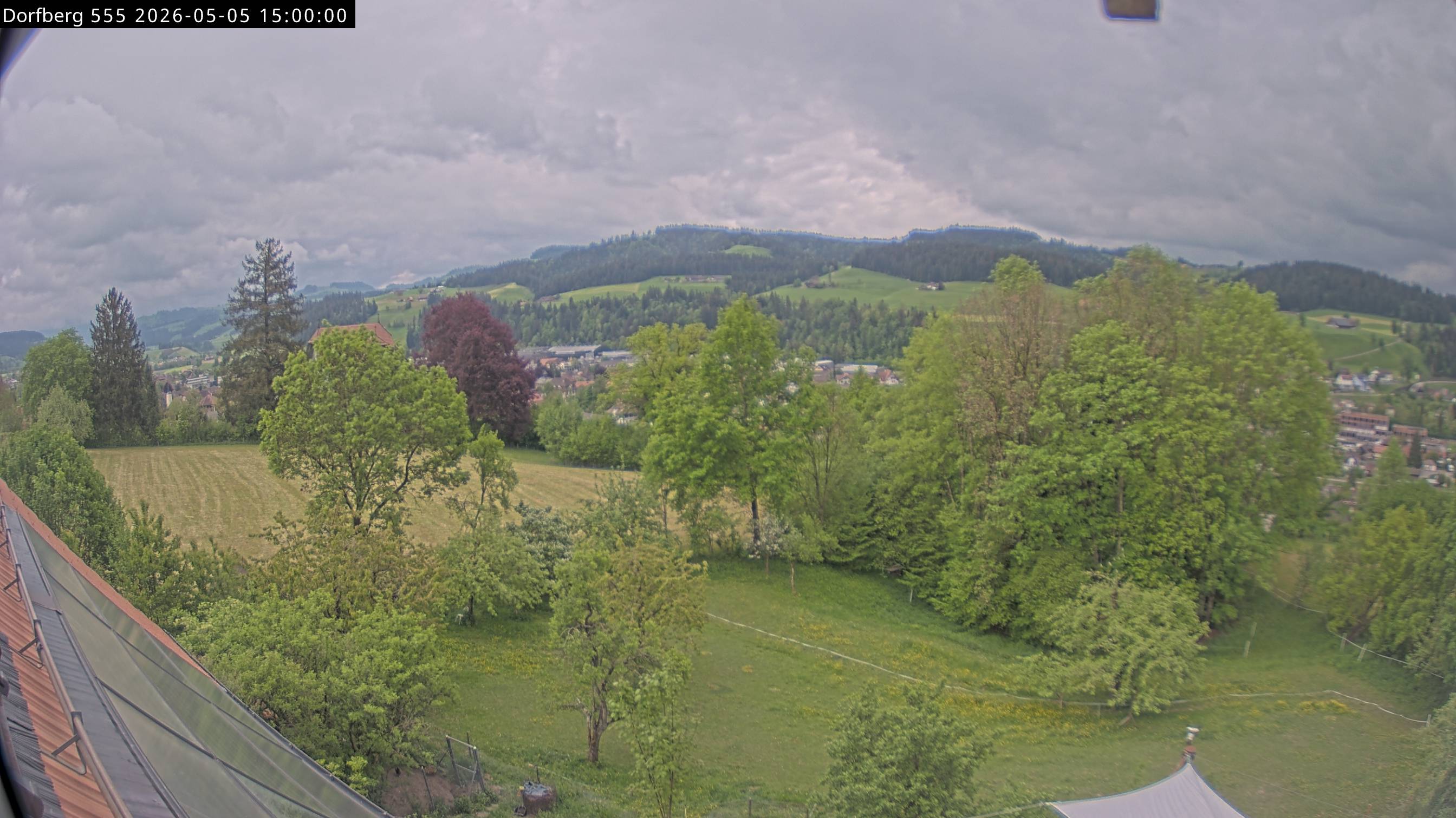 Webcam-Bild: Aussicht vom Dorfberg in Langnau 20260505-150000