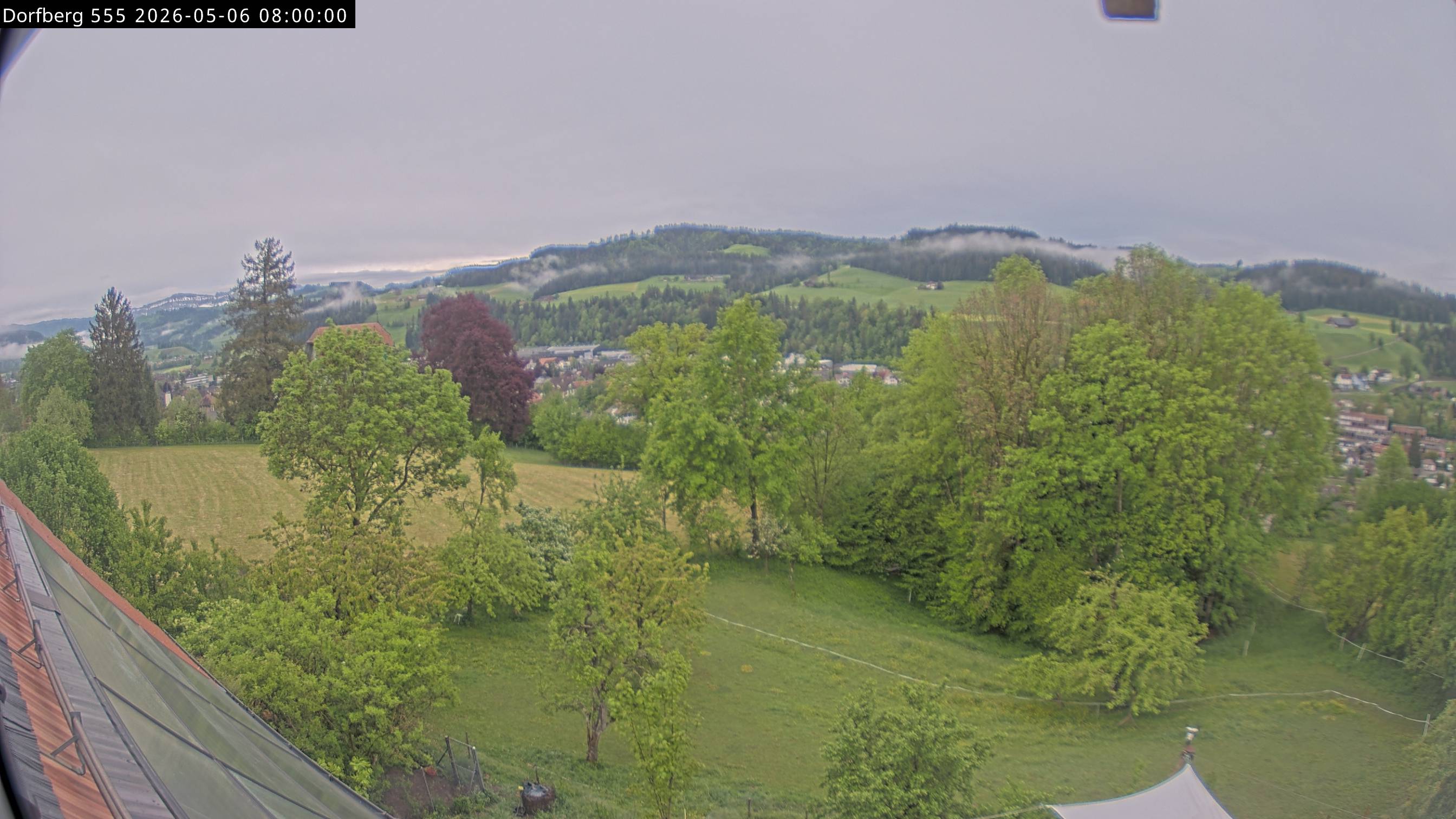 Webcam-Bild: Aussicht vom Dorfberg in Langnau 20260506-080000