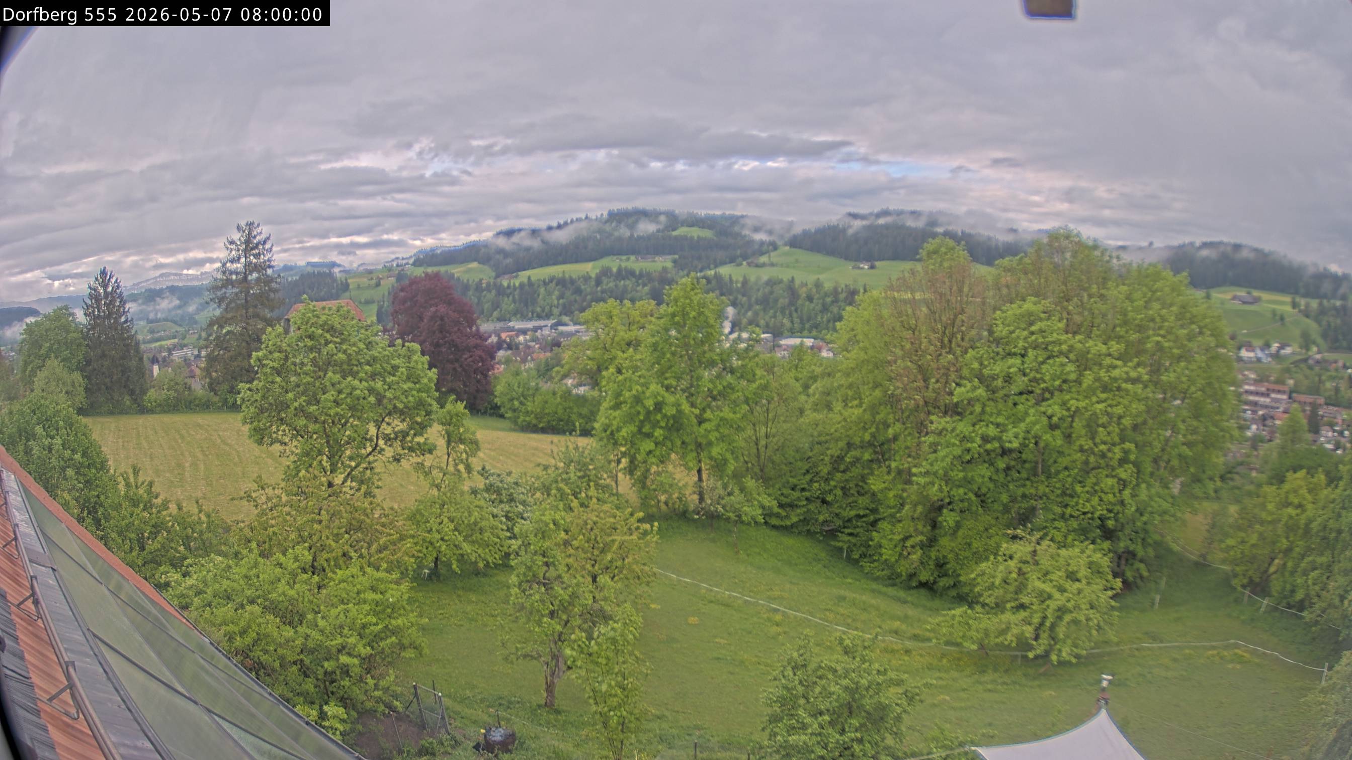 Webcam-Bild: Aussicht vom Dorfberg in Langnau 20260507-080000