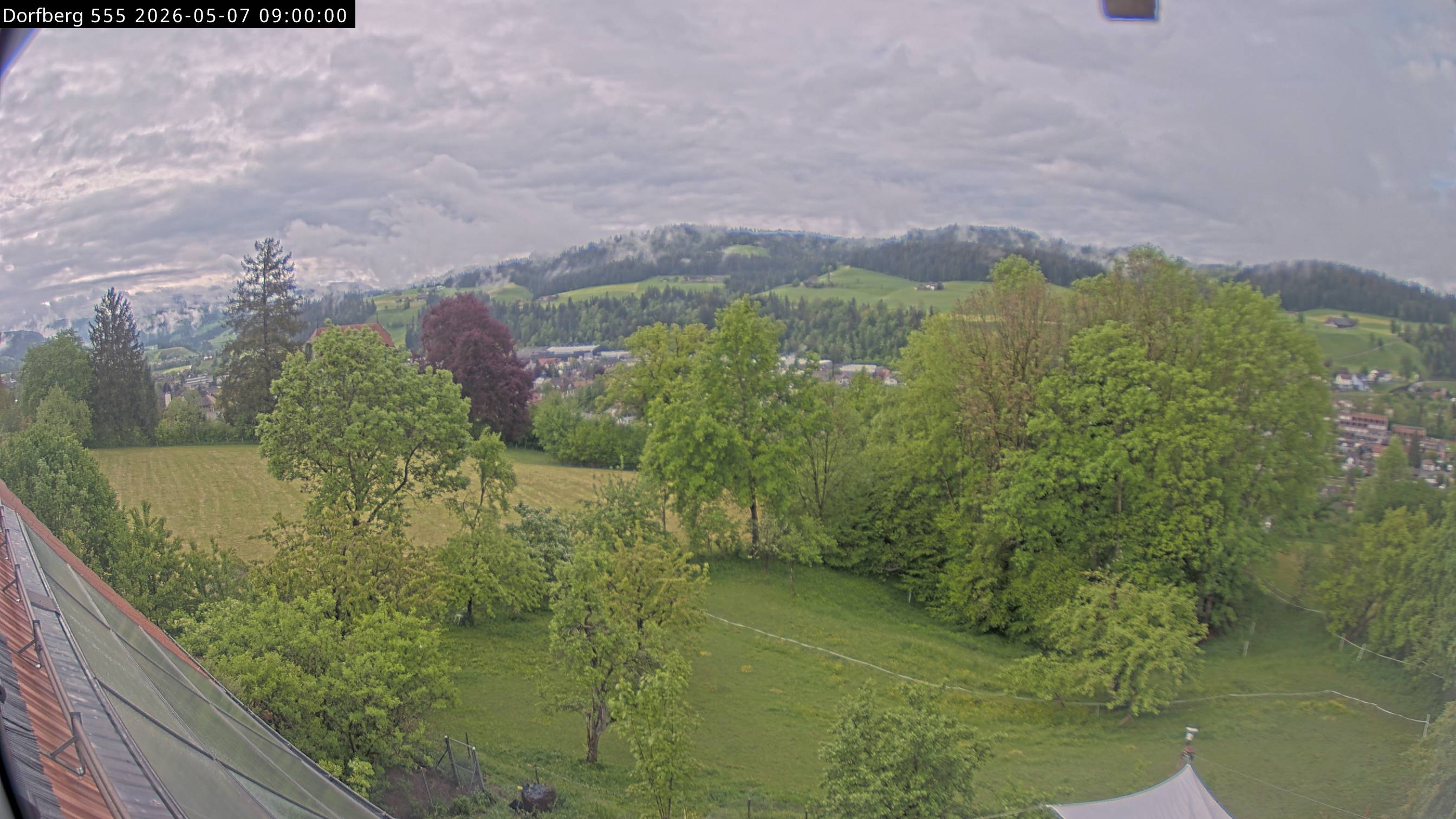 Webcam-Bild: Aussicht vom Dorfberg in Langnau 20260507-090000