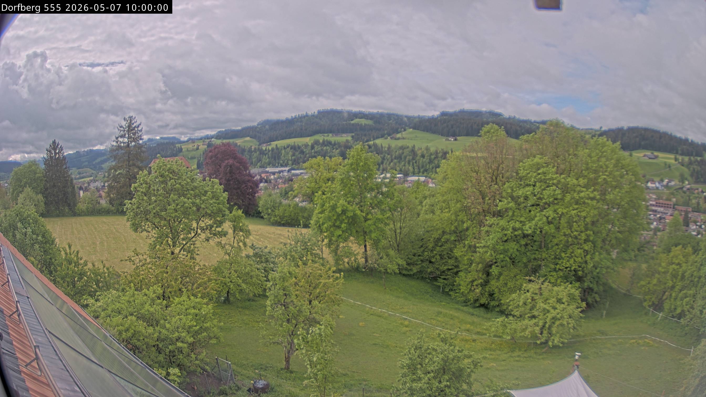 Webcam-Bild: Aussicht vom Dorfberg in Langnau 20260507-100000