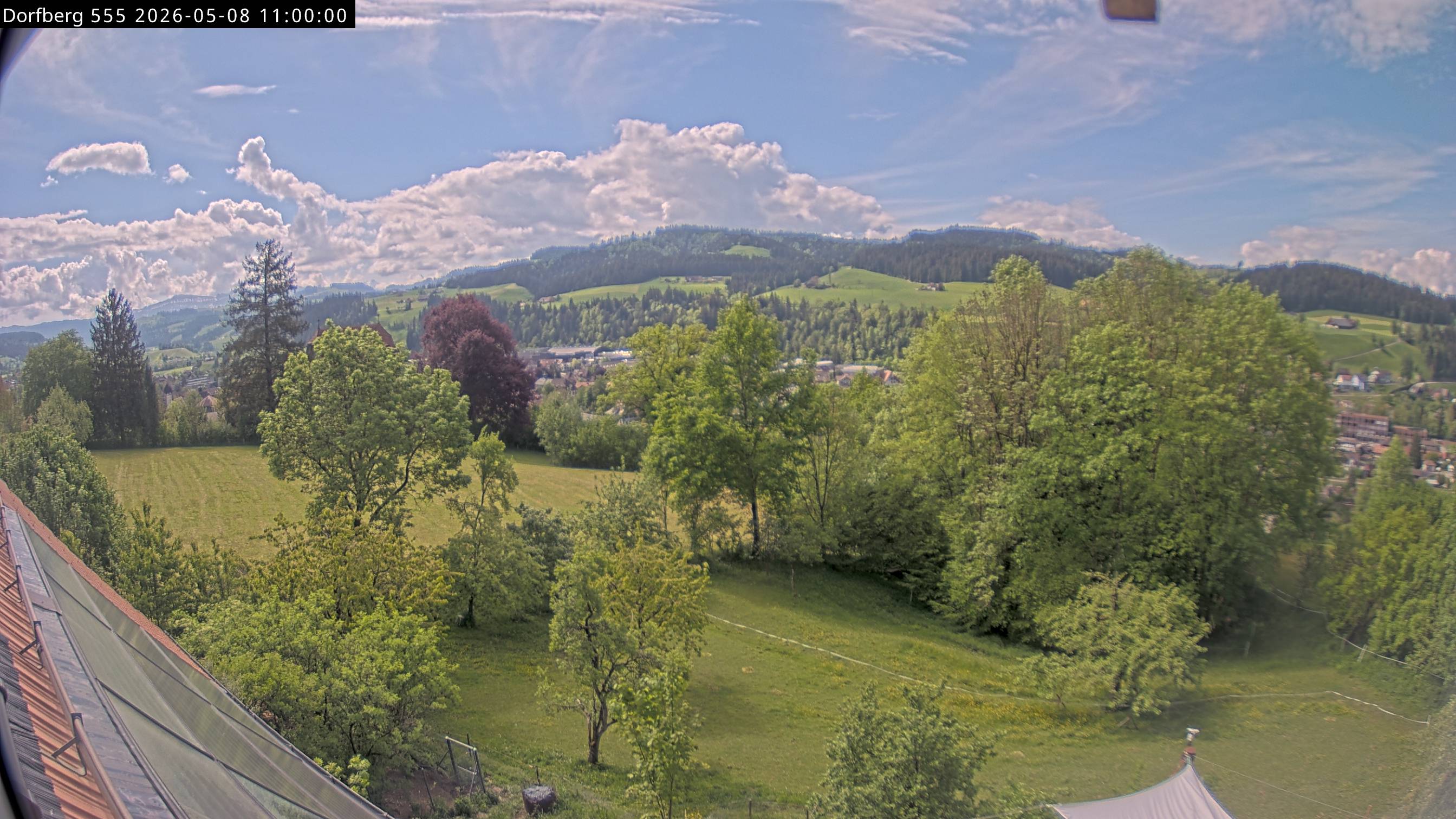 Webcam-Bild: Aussicht vom Dorfberg in Langnau 20260508-110000