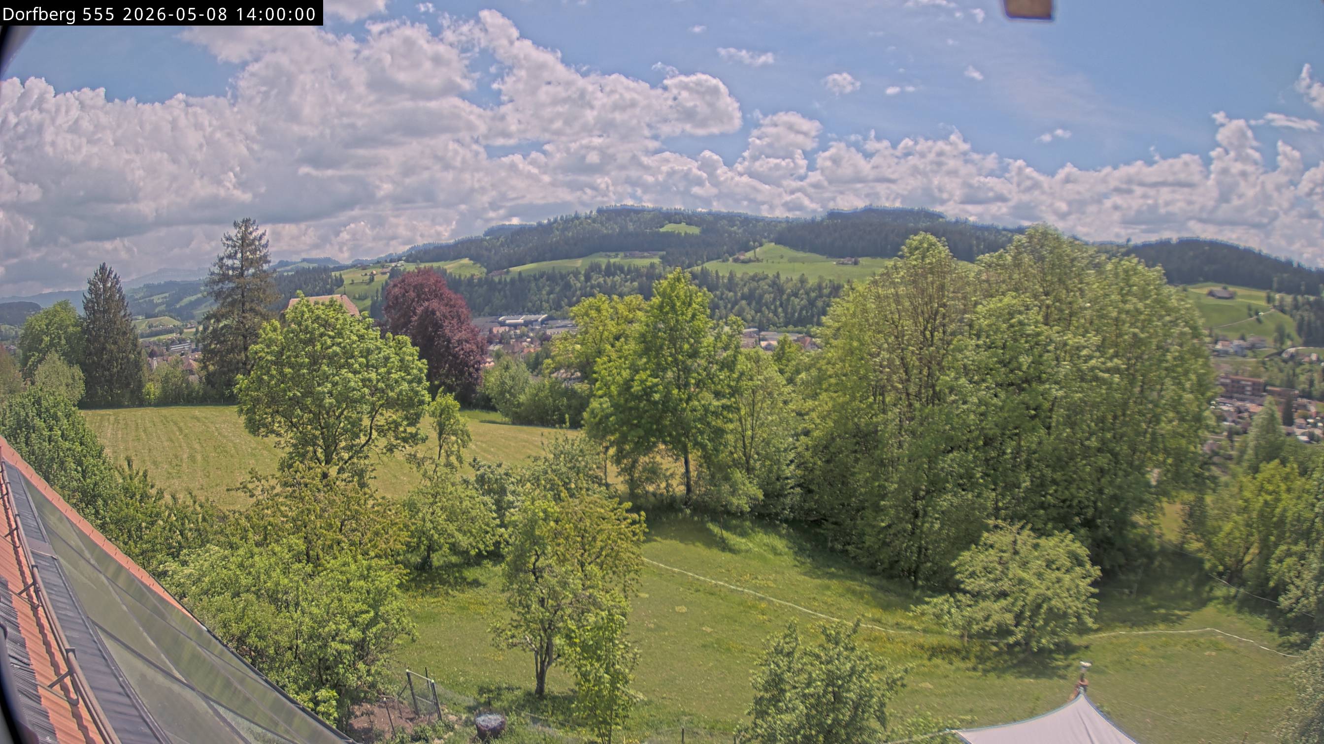 Webcam-Bild: Aussicht vom Dorfberg in Langnau 20260508-140000