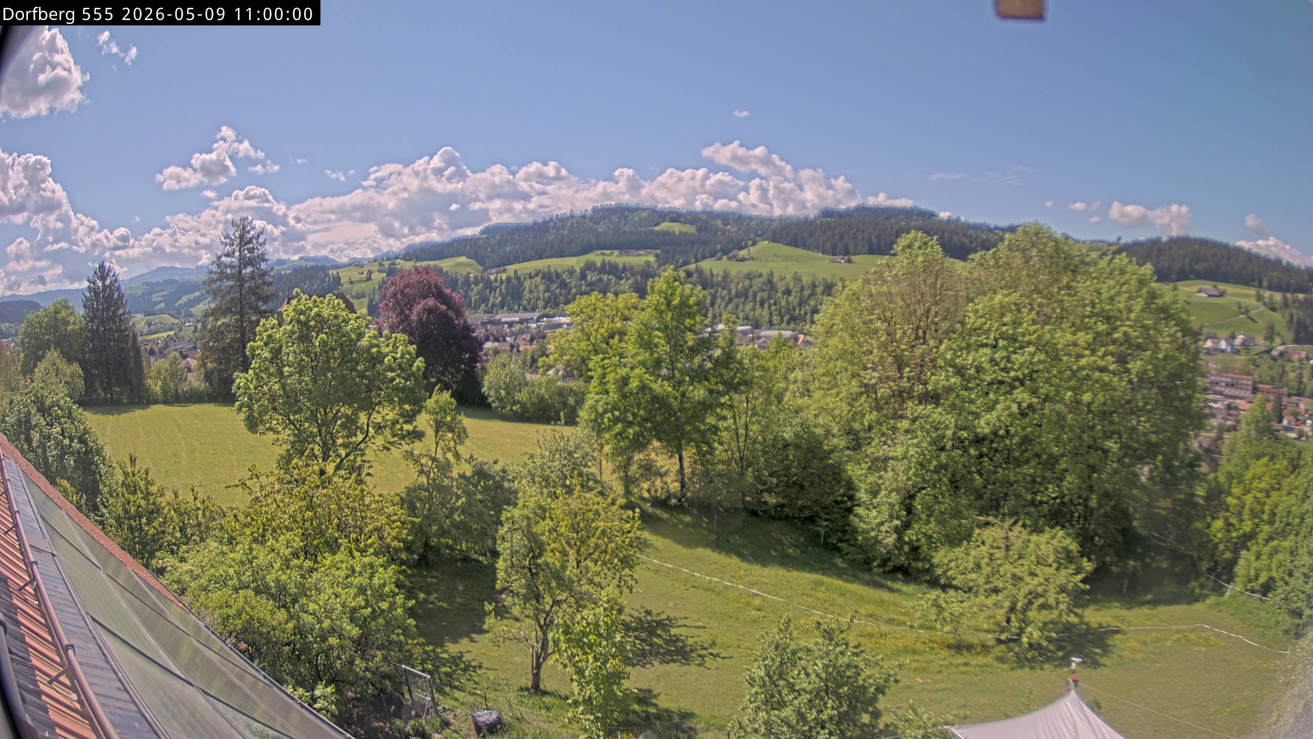 Webcam-Bild: Aussicht vom Dorfberg in Langnau 20260509-110000
