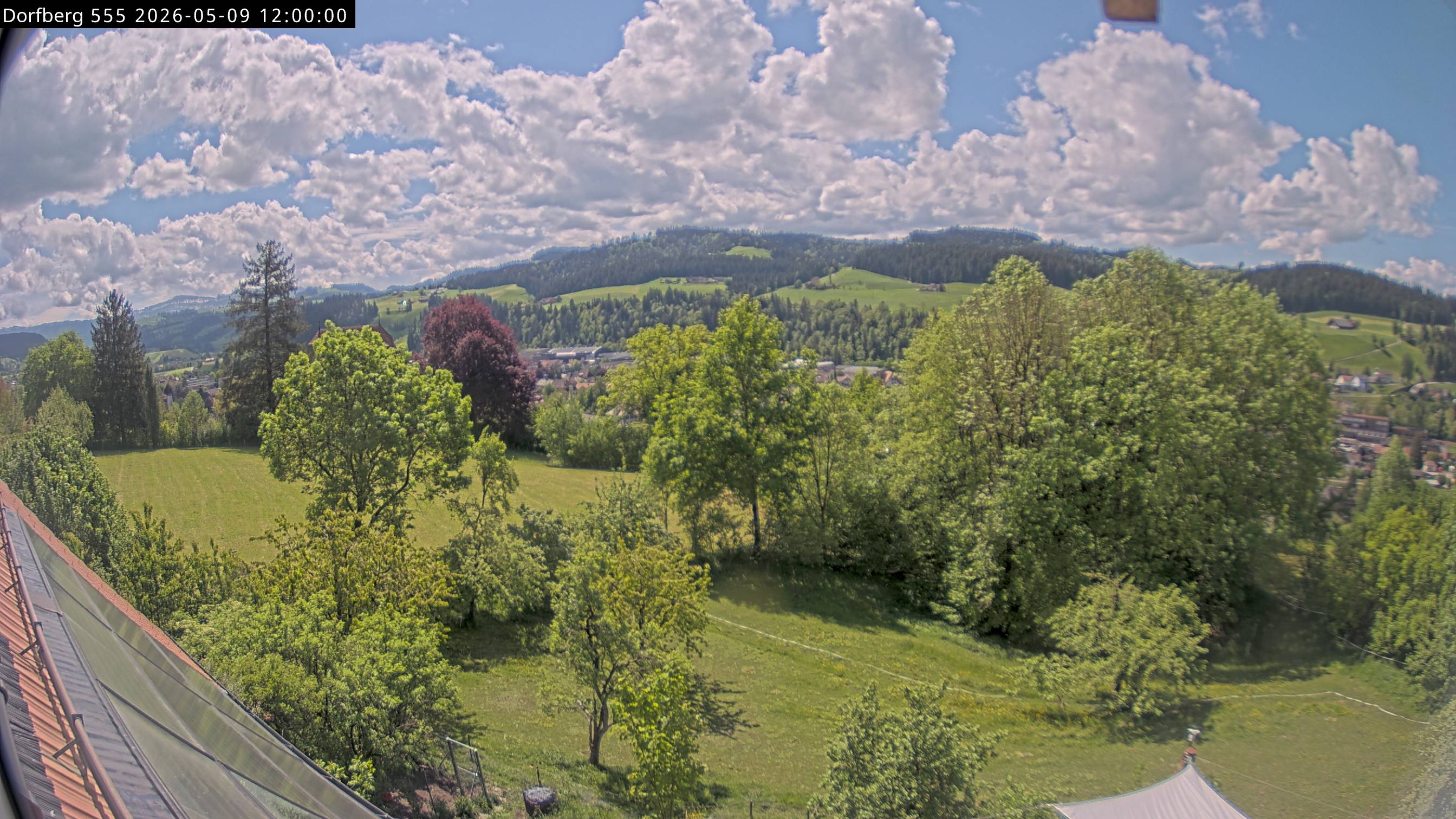 Webcam-Bild: Aussicht vom Dorfberg in Langnau 20260509-120000