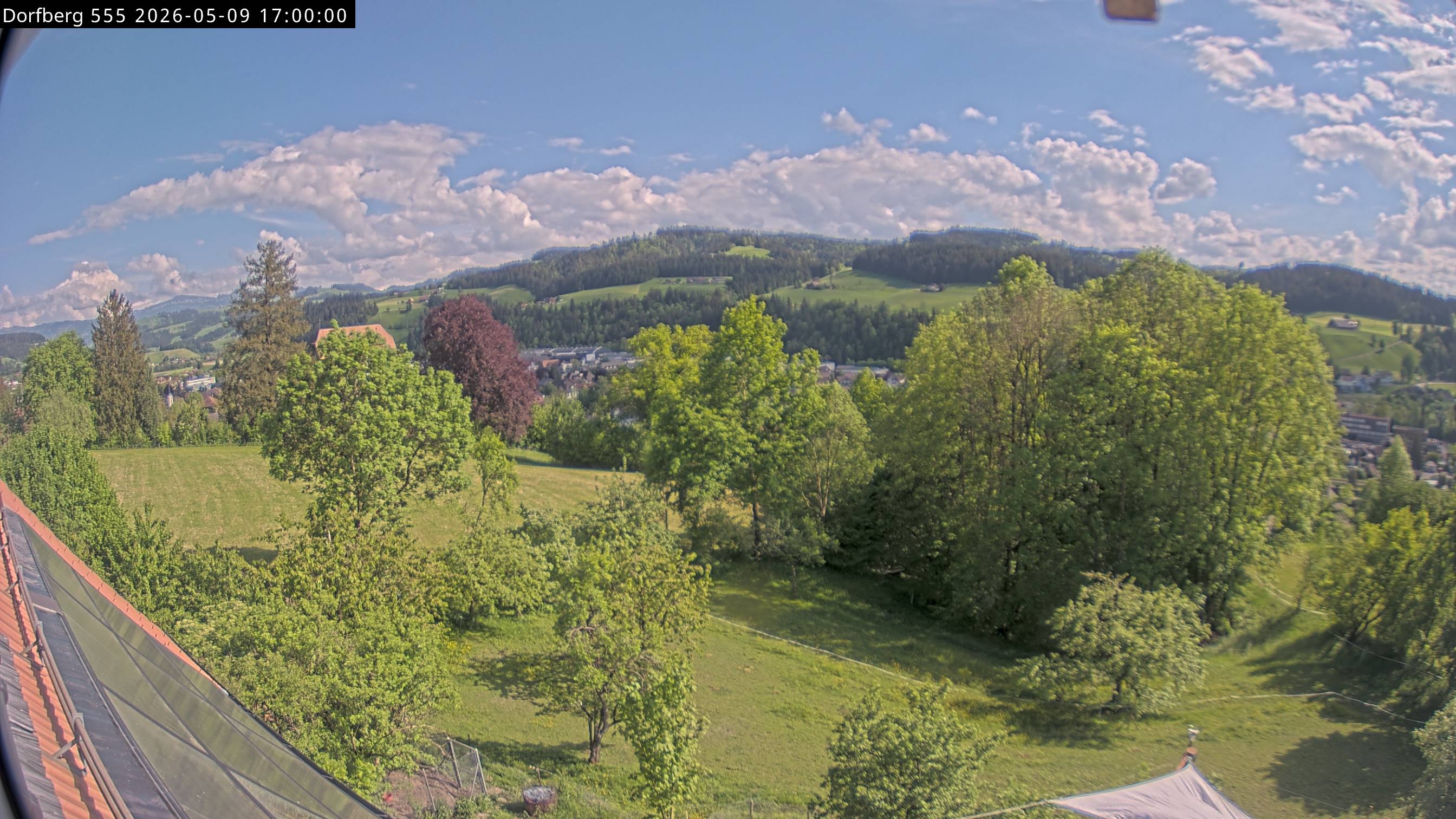 Webcam-Bild: Aussicht vom Dorfberg in Langnau 20260509-170000