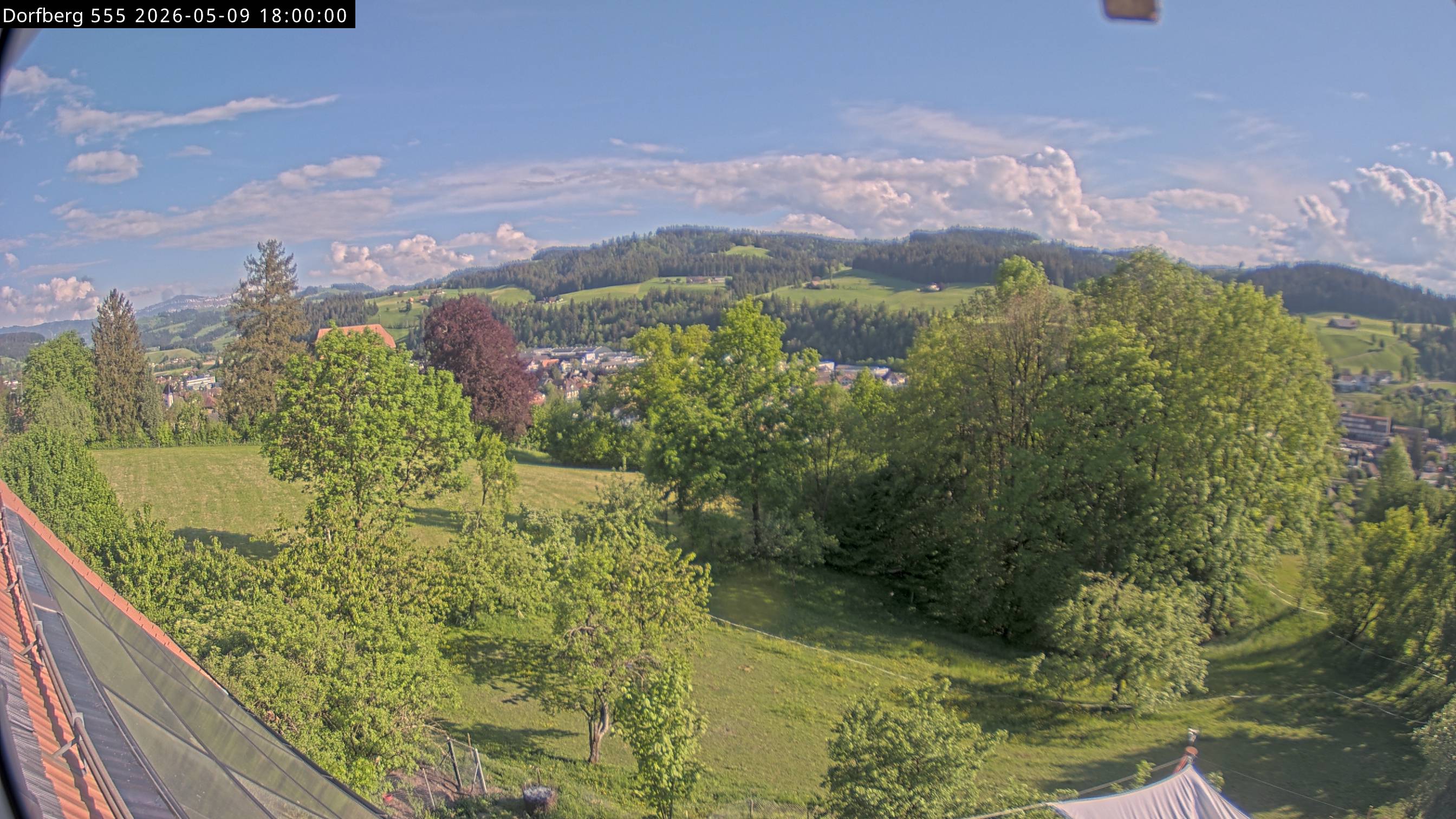 Webcam-Bild: Aussicht vom Dorfberg in Langnau 20260509-180000