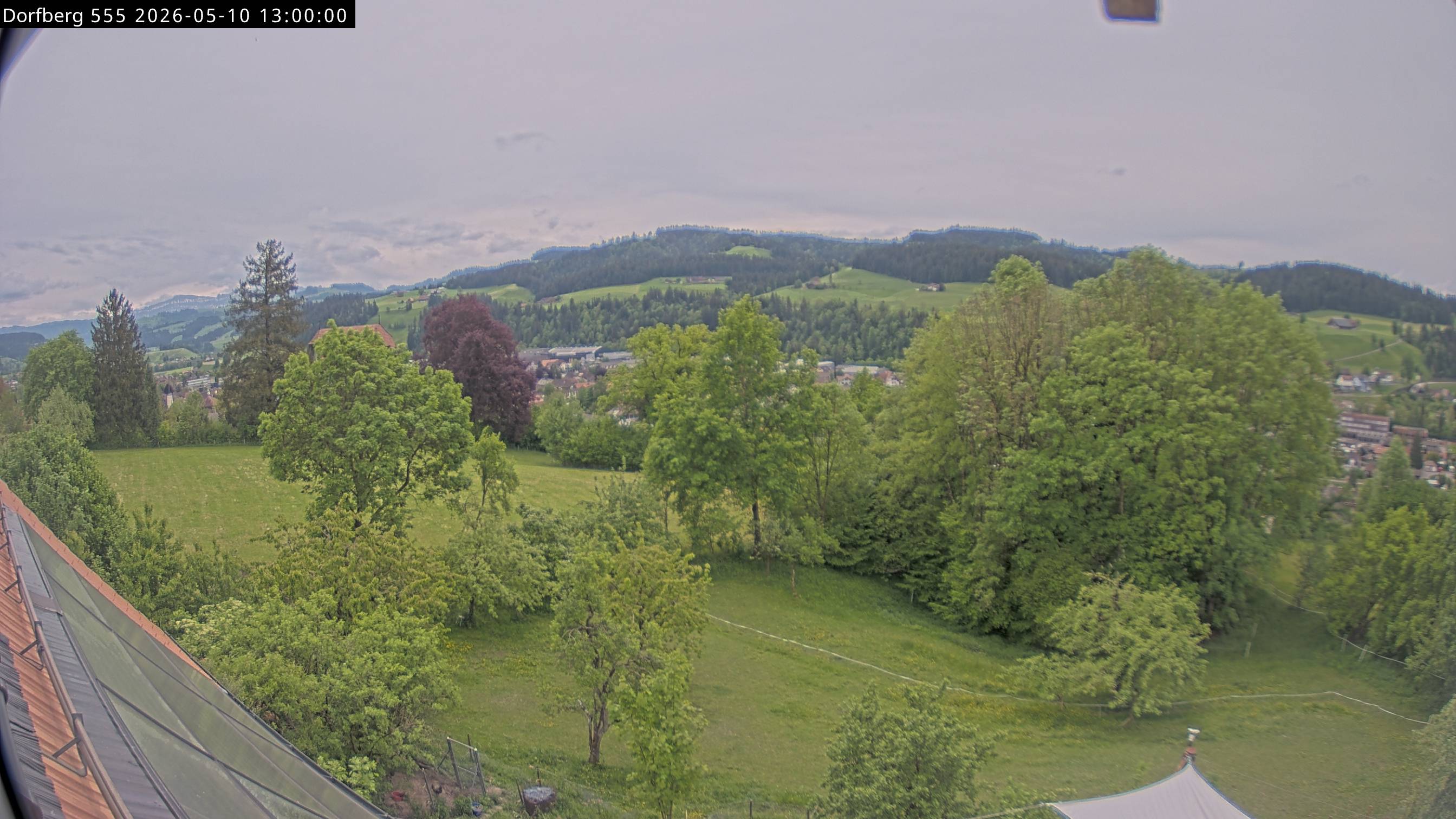 Webcam-Bild: Aussicht vom Dorfberg in Langnau 20260510-130000