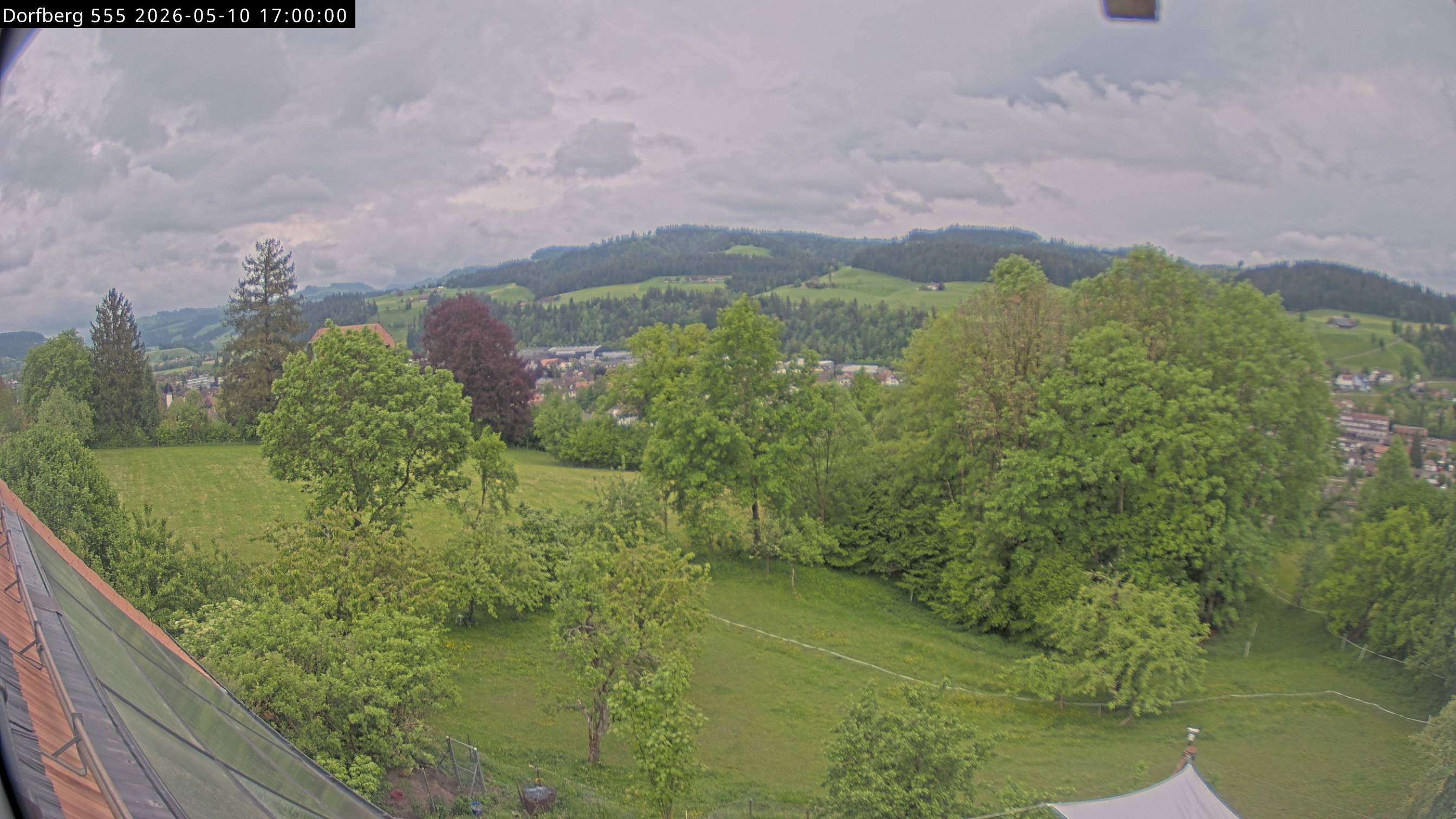 Webcam-Bild: Aussicht vom Dorfberg in Langnau 20260510-170000