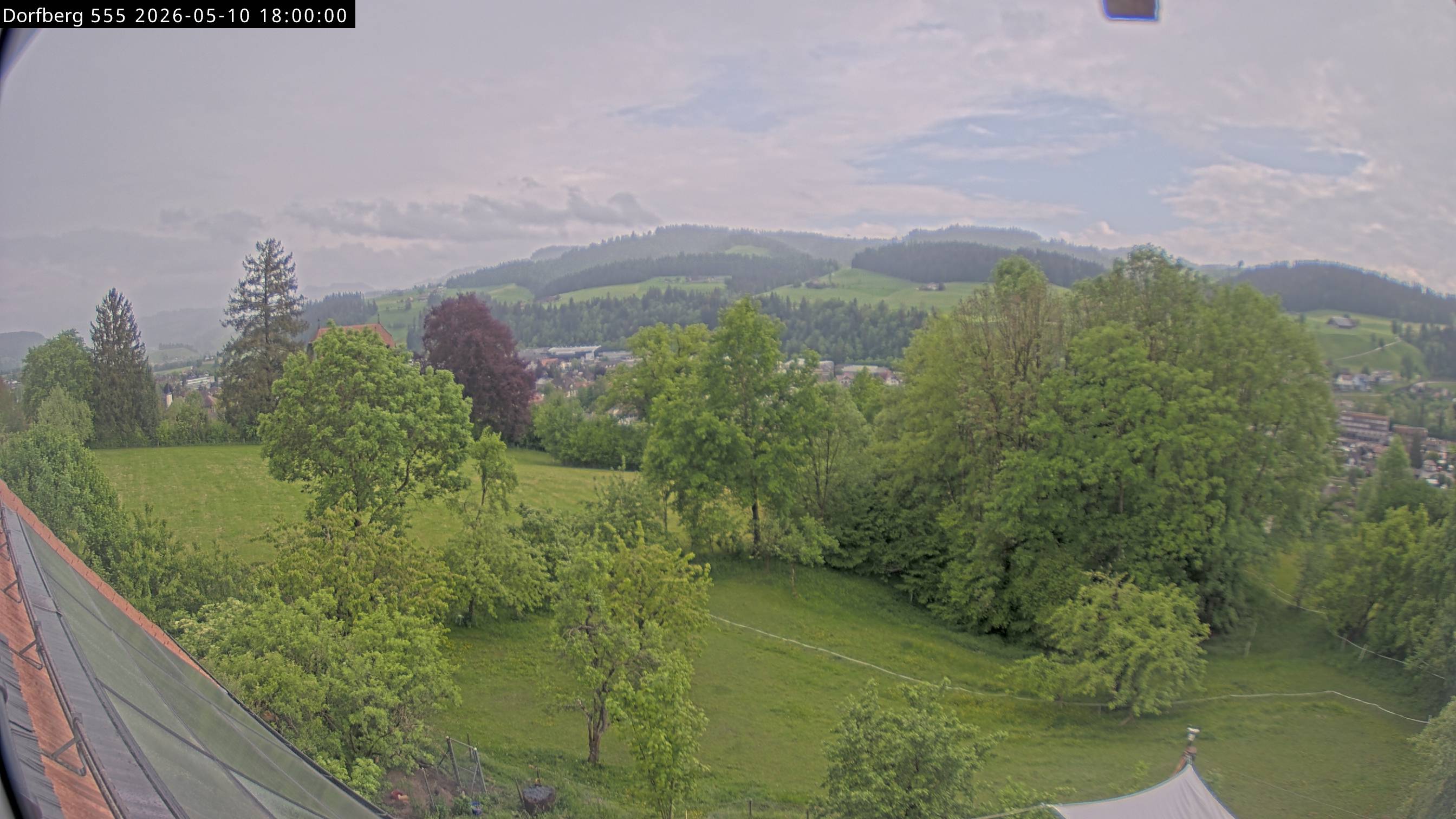 Webcam-Bild: Aussicht vom Dorfberg in Langnau 20260510-180000