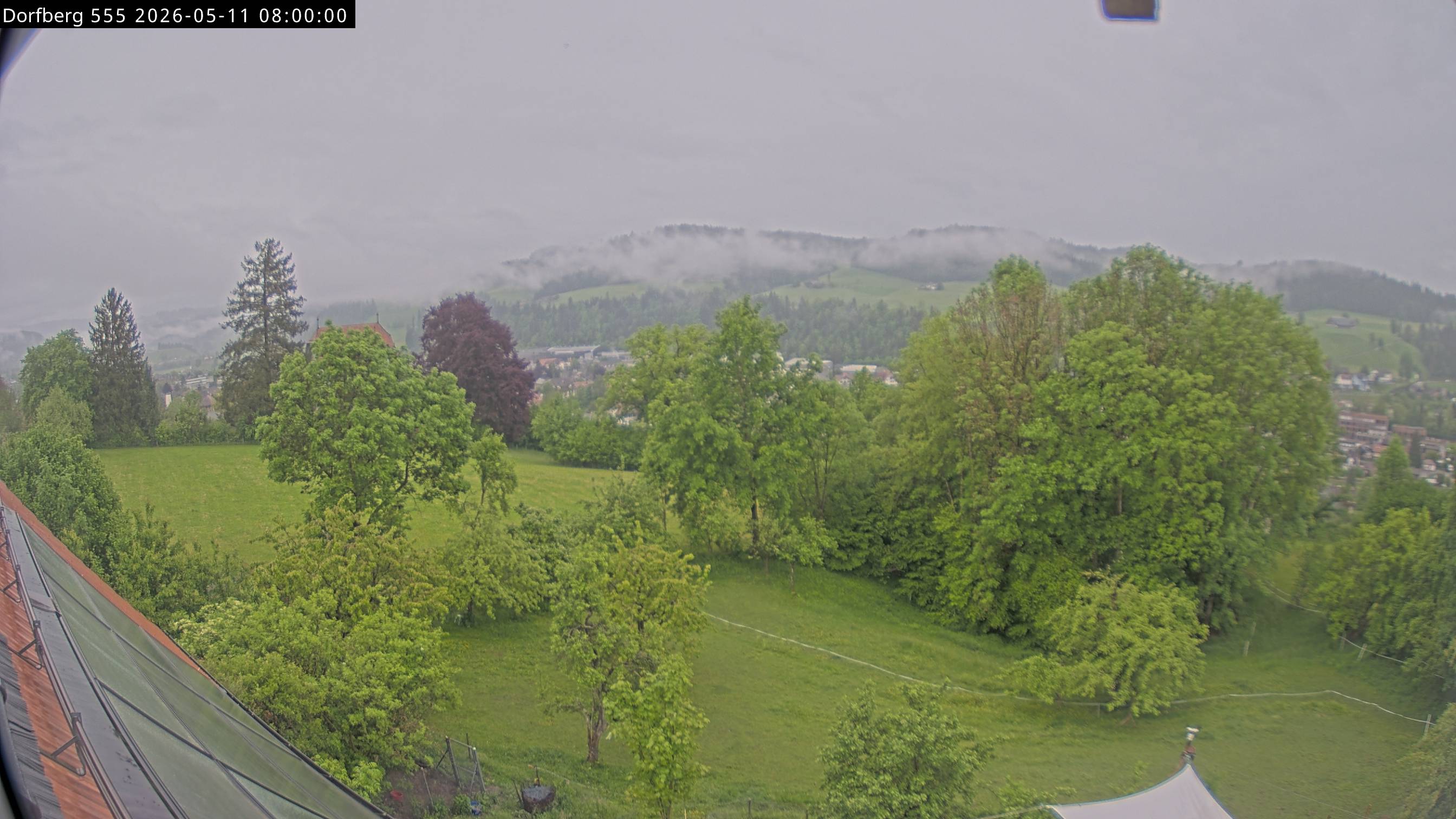 Webcam-Bild: Aussicht vom Dorfberg in Langnau 20260511-080000
