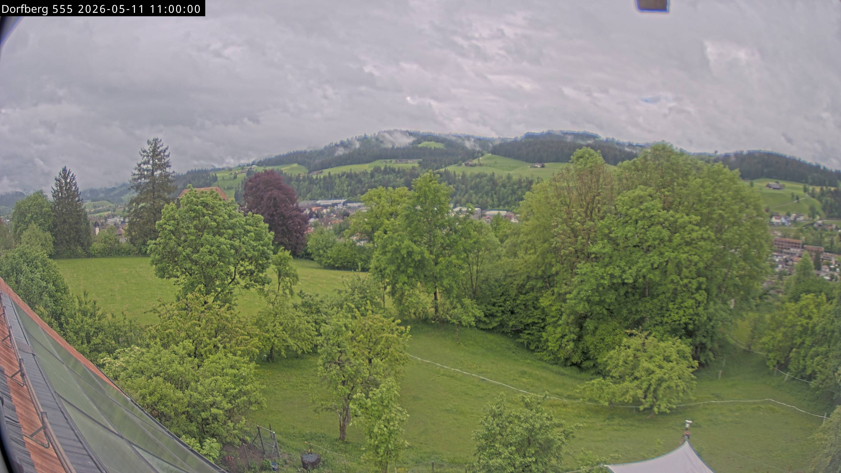 Webcam-Bild: Aussicht vom Dorfberg in Langnau 20260511-110000