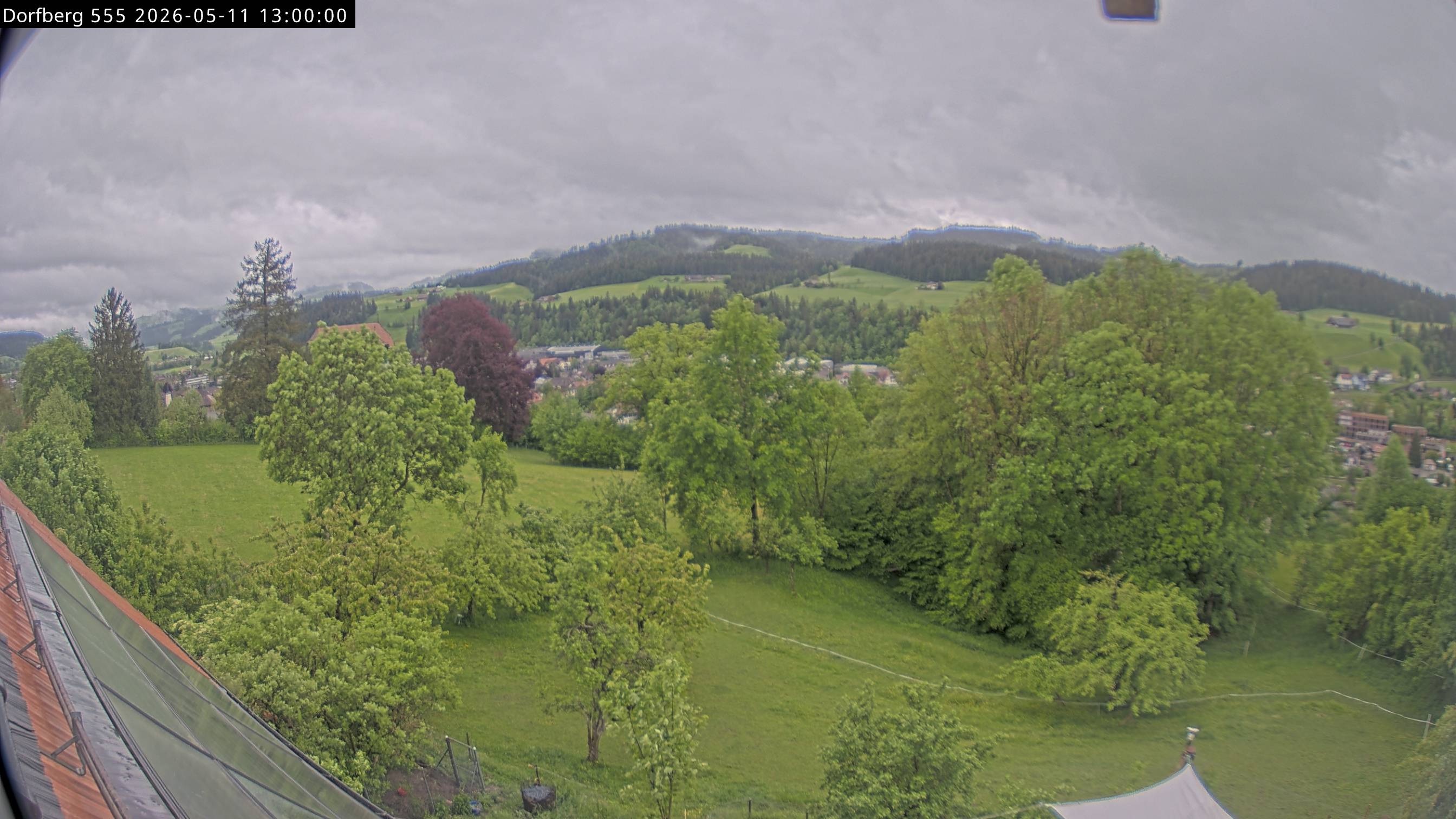 Webcam-Bild: Aussicht vom Dorfberg in Langnau 20260511-130000