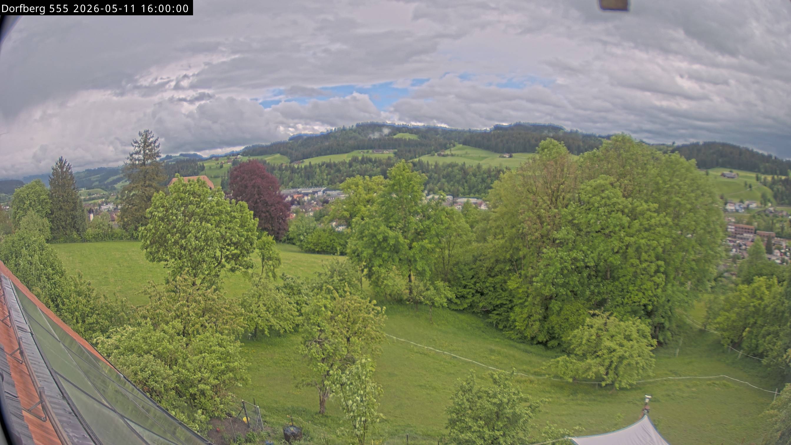 Webcam-Bild: Aussicht vom Dorfberg in Langnau 20260511-160000