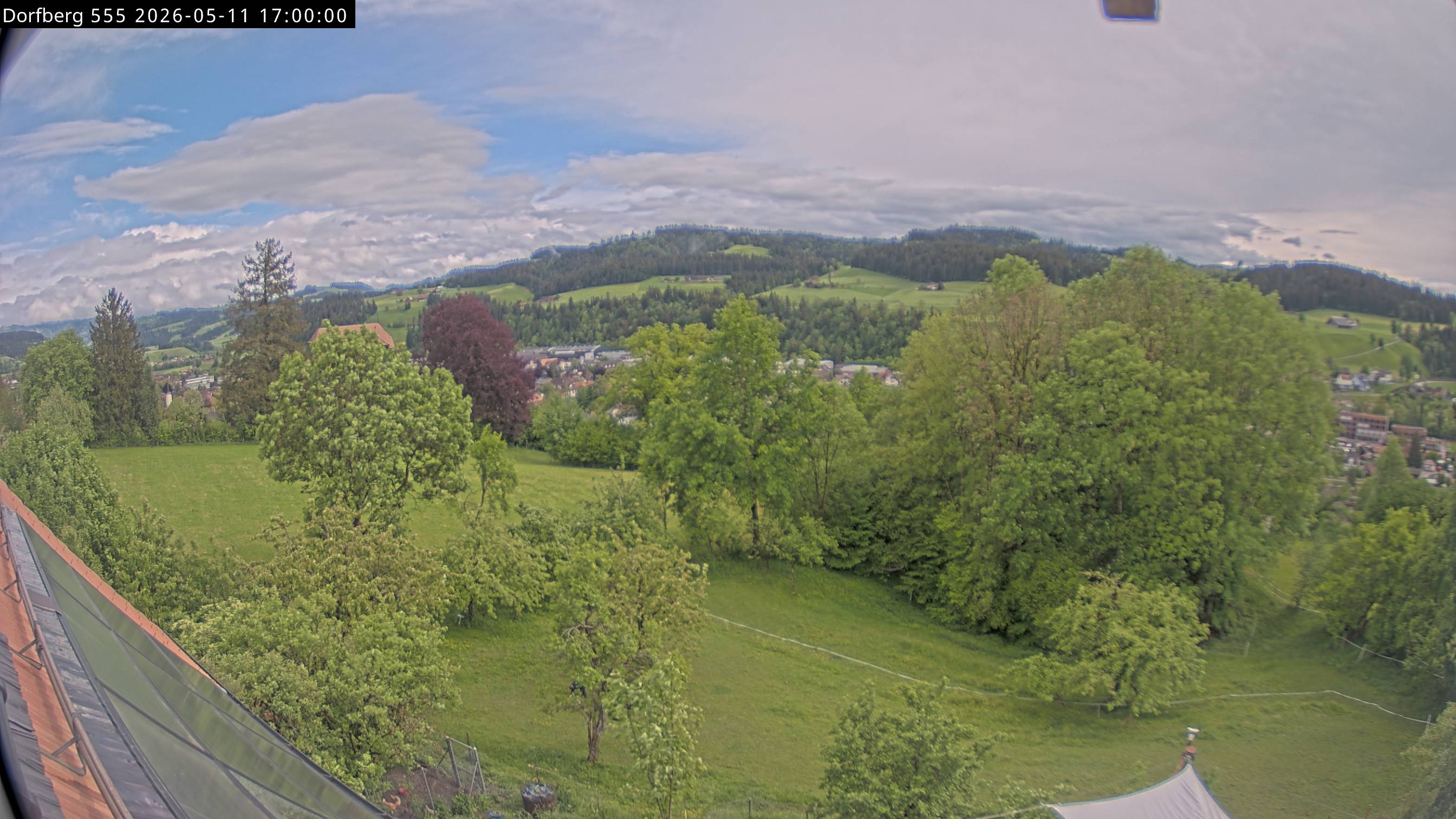 Webcam-Bild: Aussicht vom Dorfberg in Langnau 20260511-170000