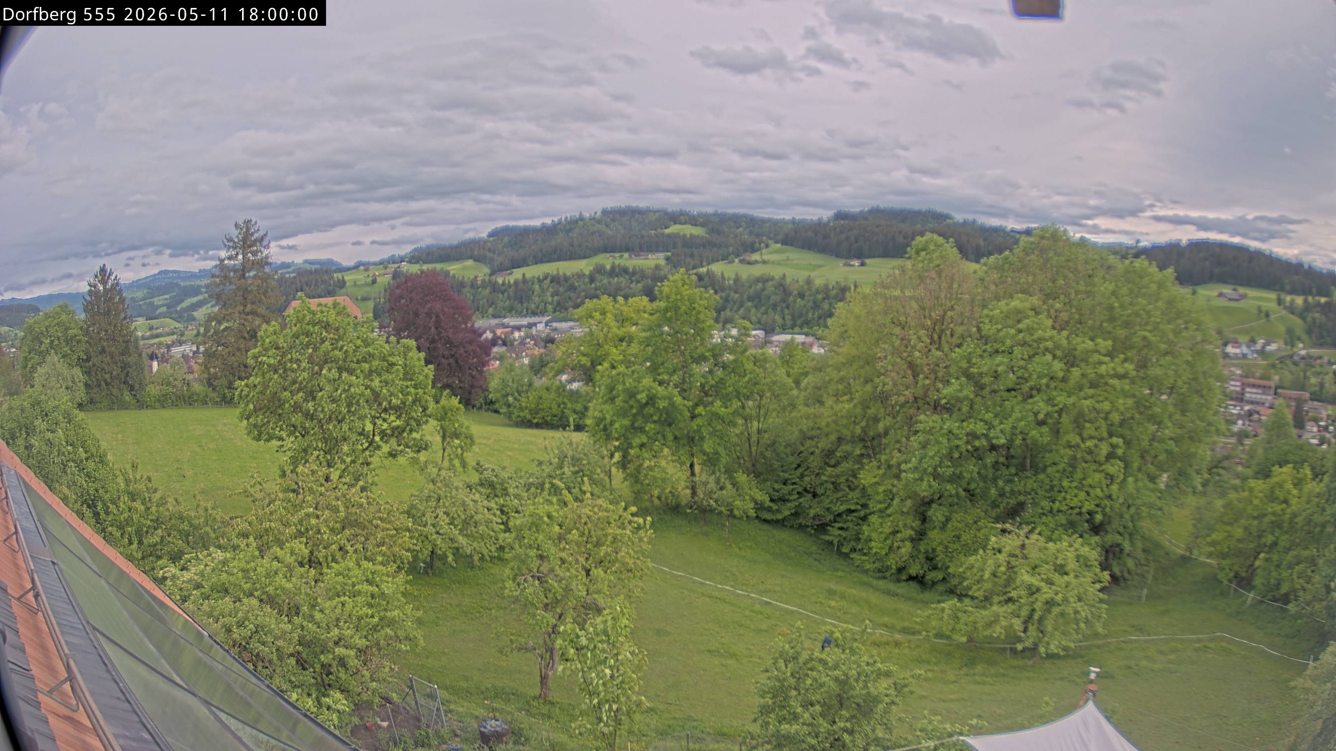 Webcam-Bild: Aussicht vom Dorfberg in Langnau 20260511-180000